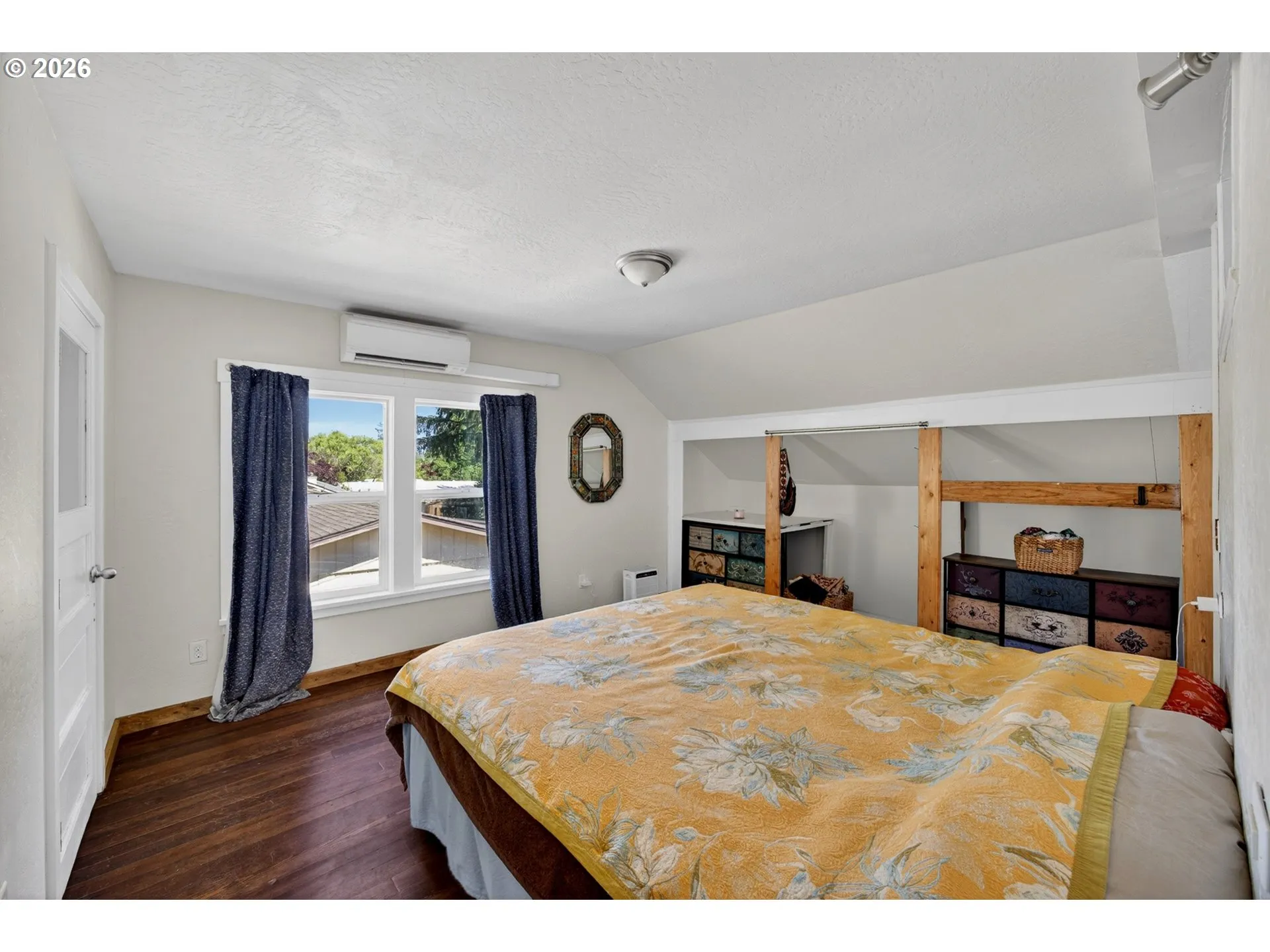 Bedroom, Owner's Suite-Upper