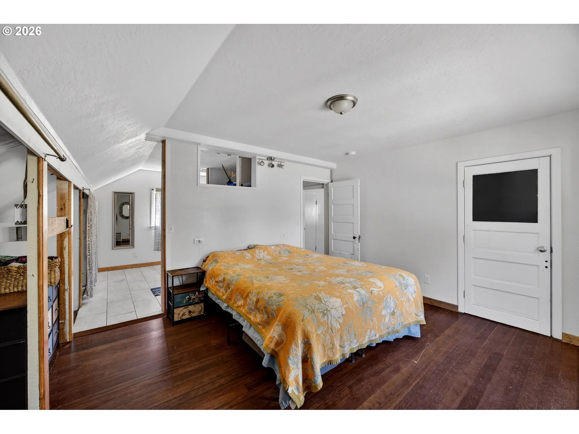 Bedroom, Owner's Suite-Upper
