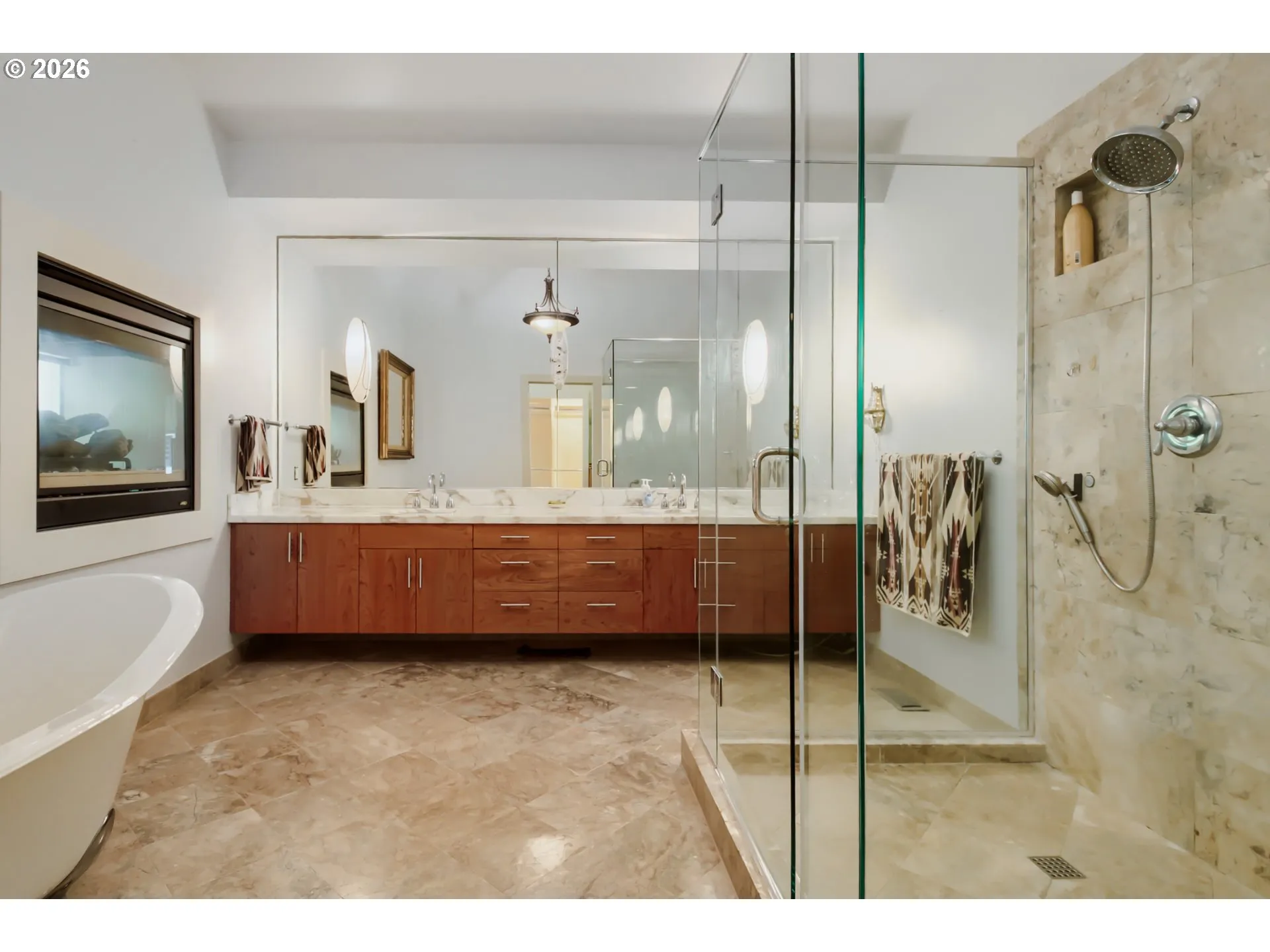 En Suite Bathroom-Upper