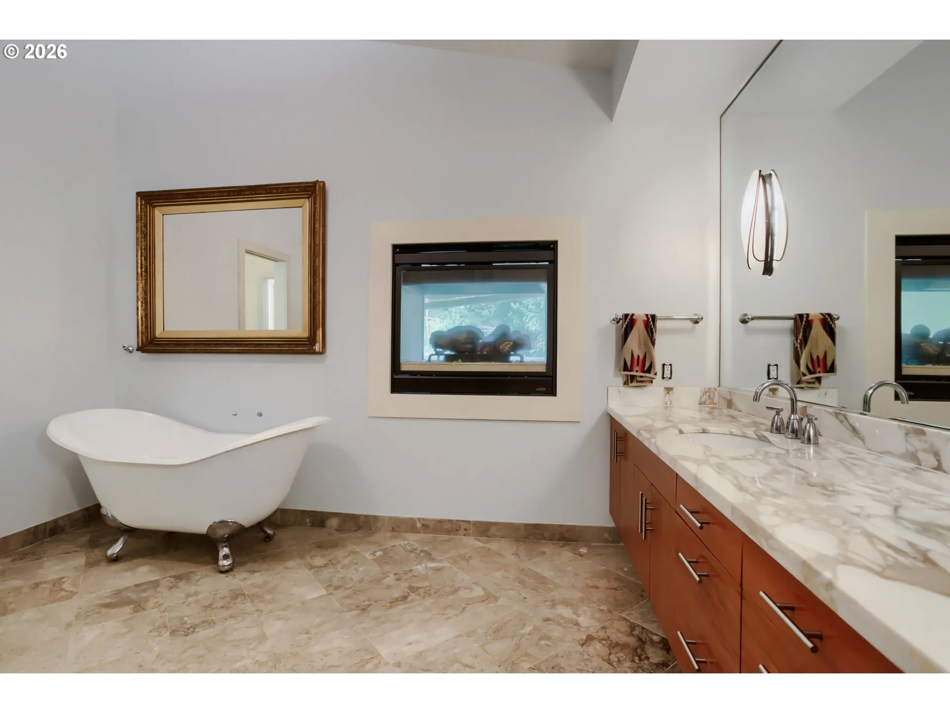 En Suite Bathroom-Upper