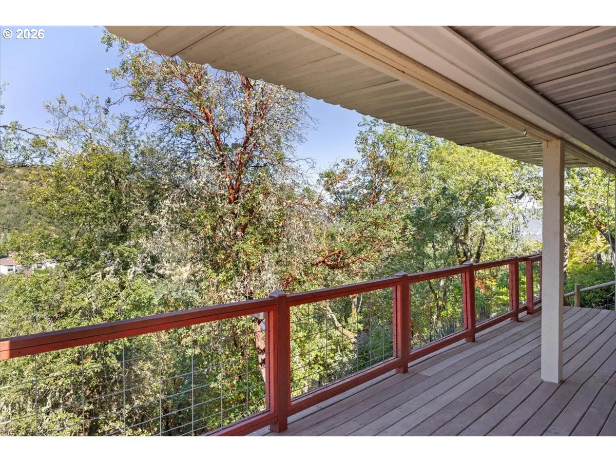 Deck-Lower