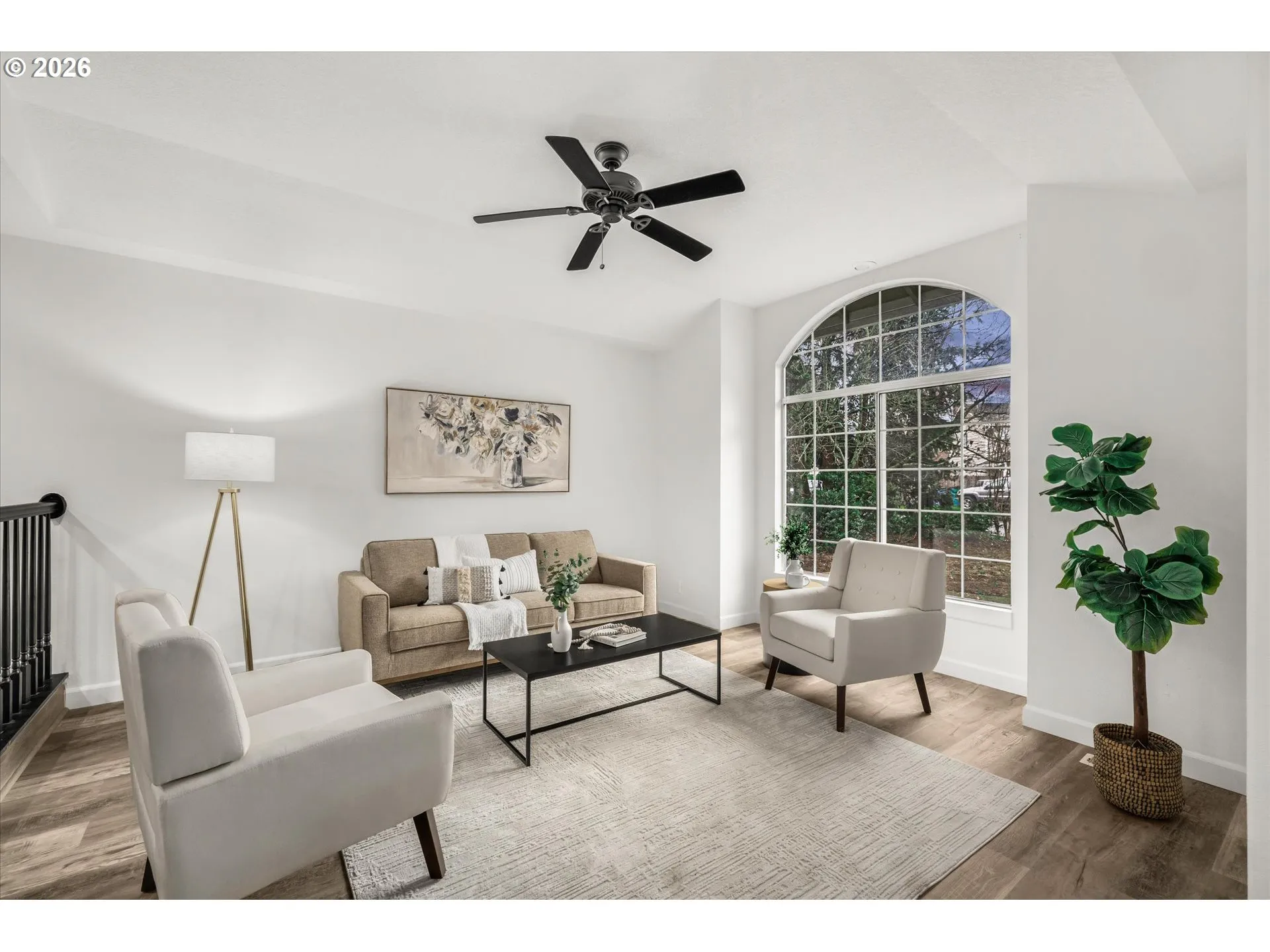 Living Room-Vaulted Ceilings