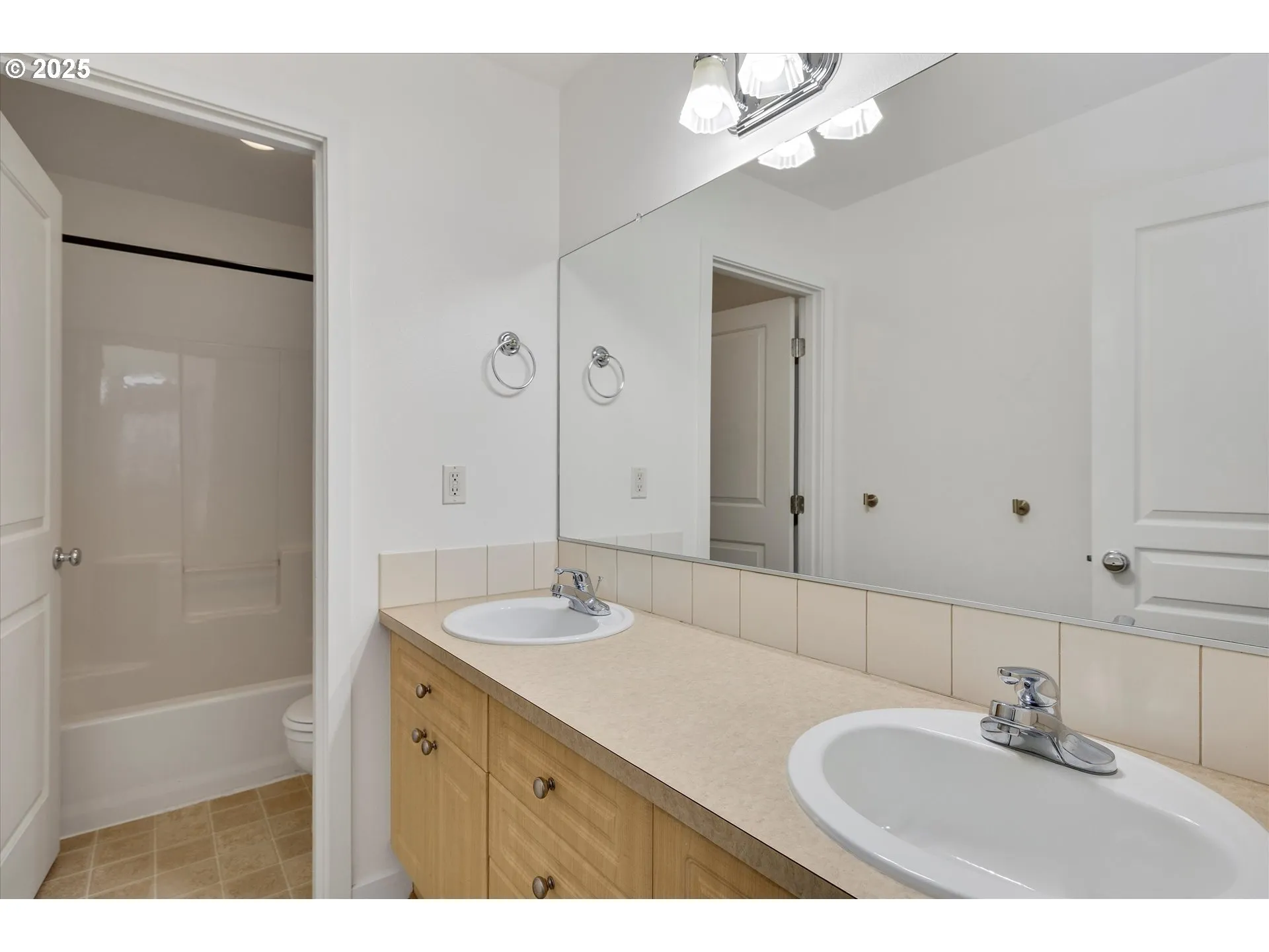 Bathroom-Hall