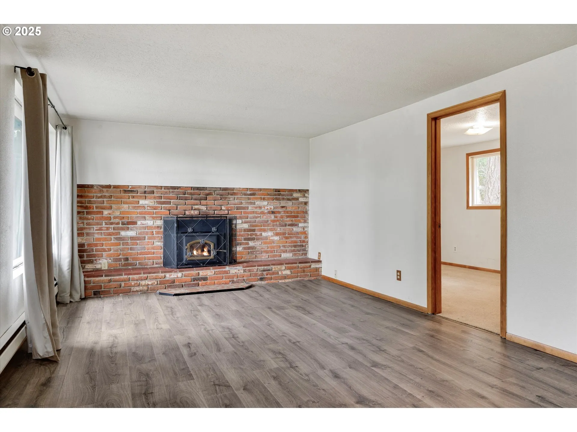 Fireplace Wood Burning Stove/Insert-Certified