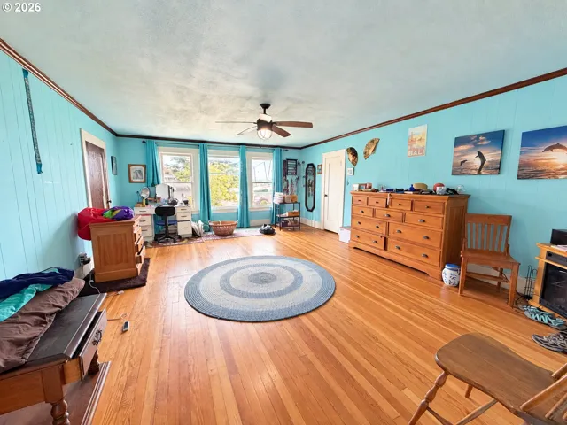 Bedroom-Upper
