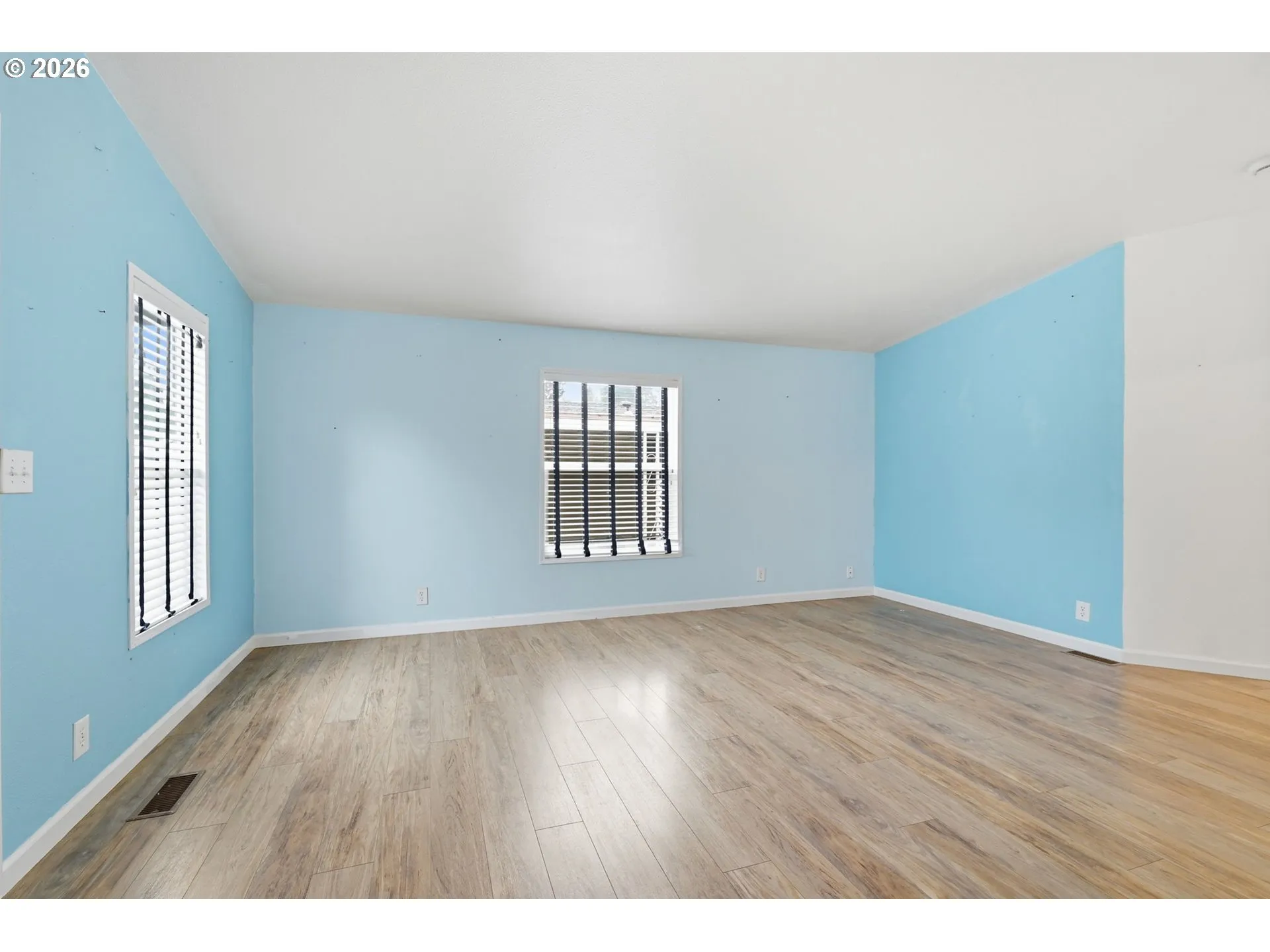 Living Room-Vaulted Ceilings