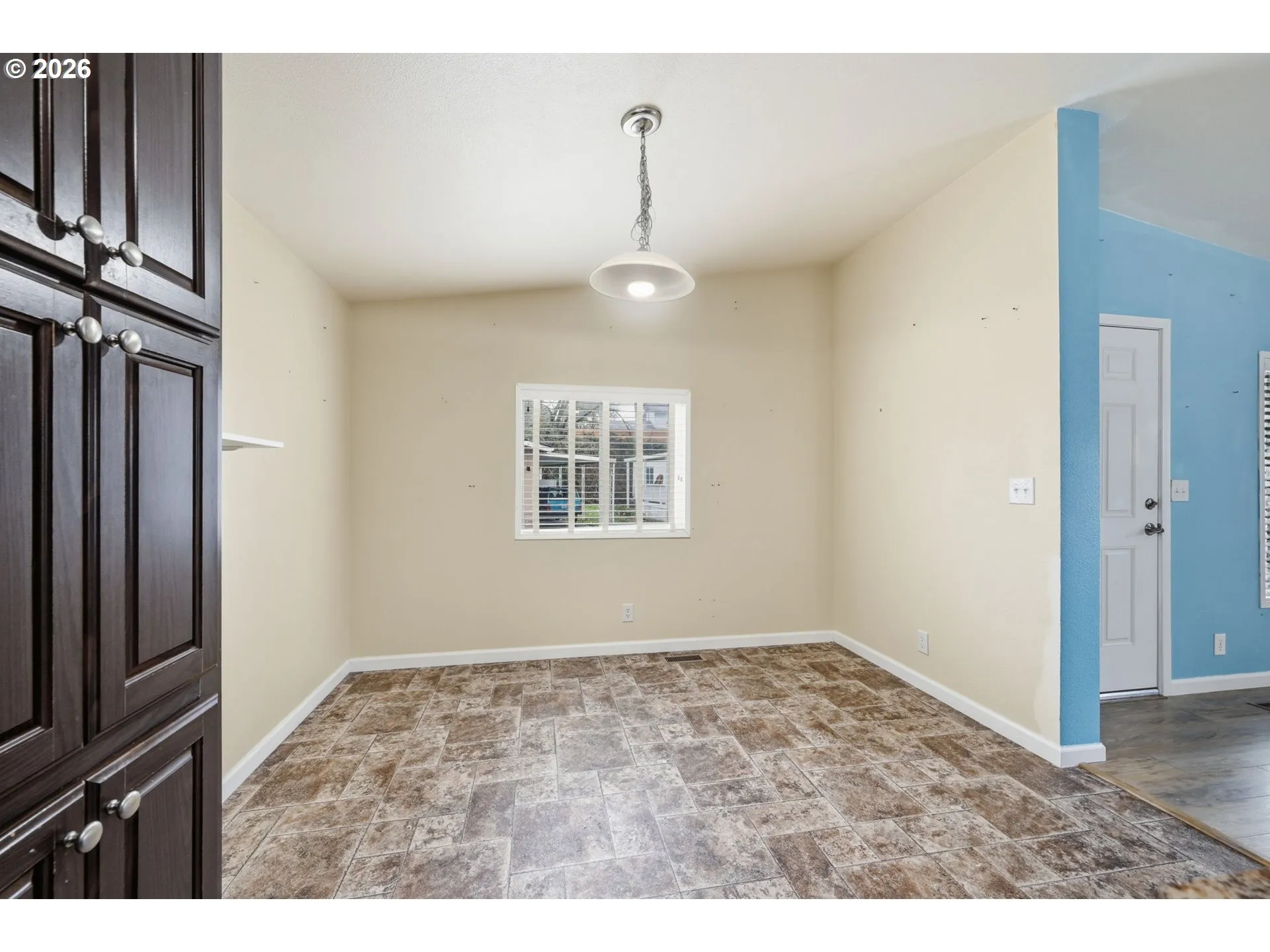 Dining Room-Vaulted Ceilings