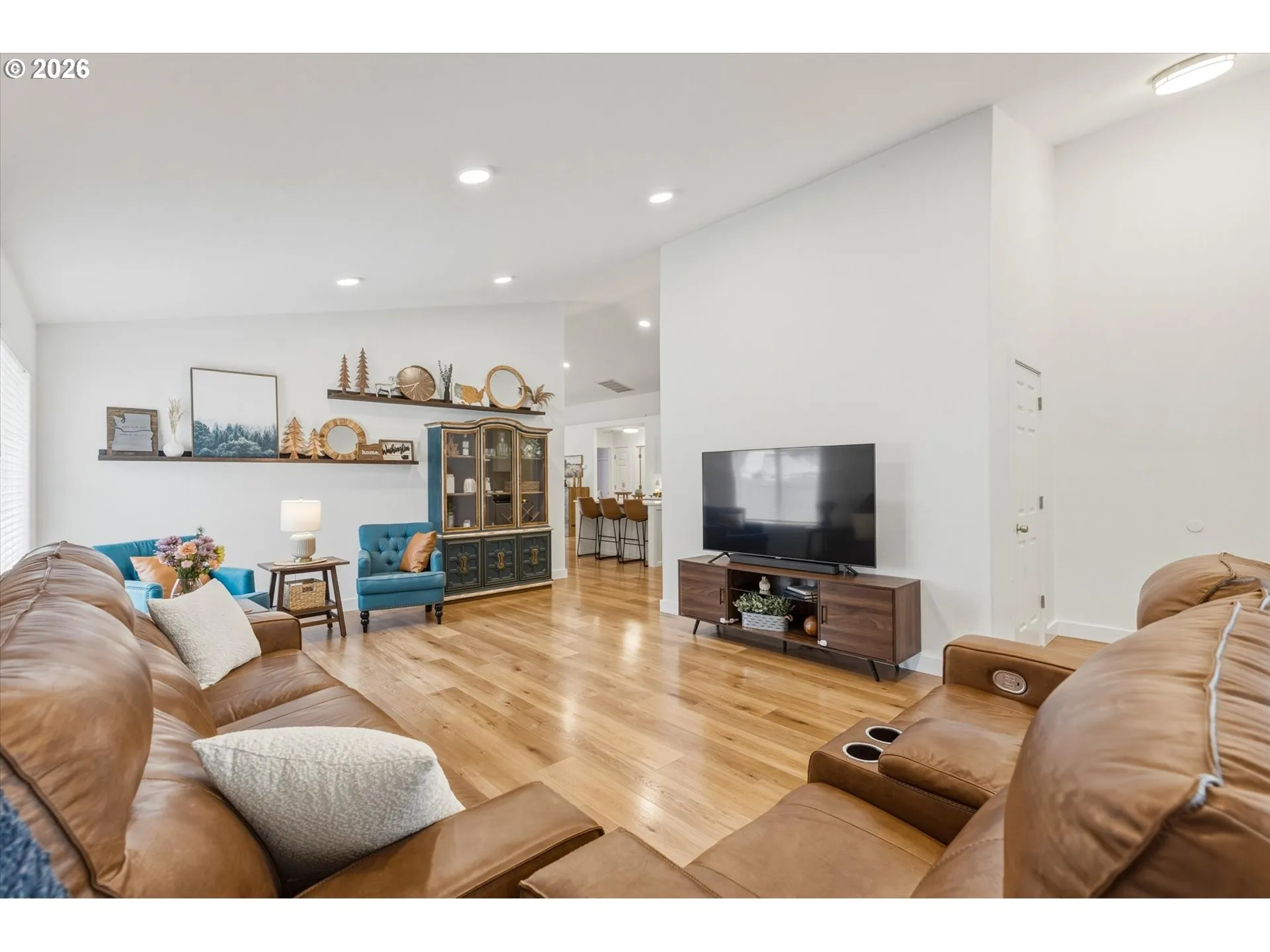 Living Room-Vaulted Ceilings