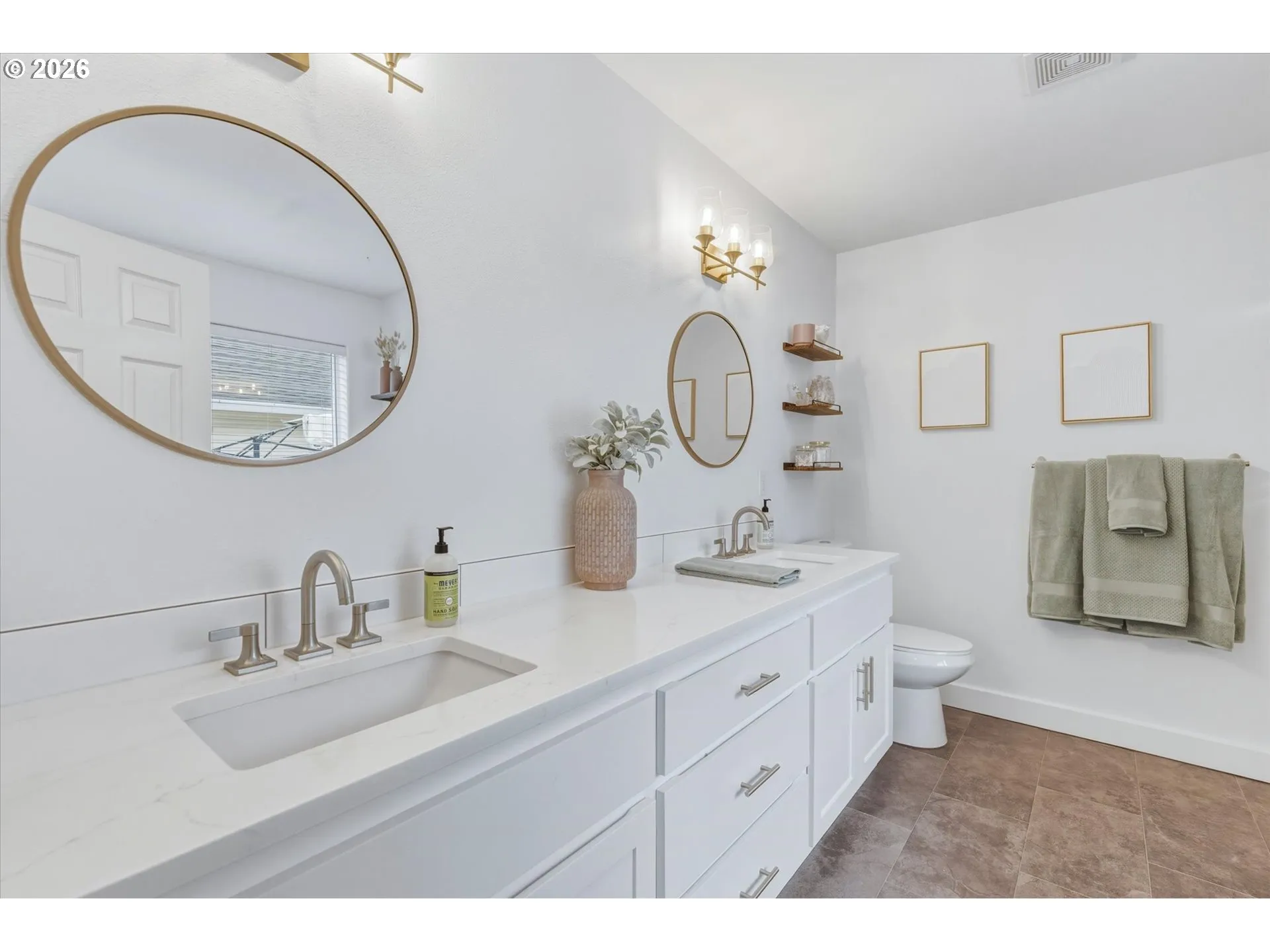 Bathroom, Attached