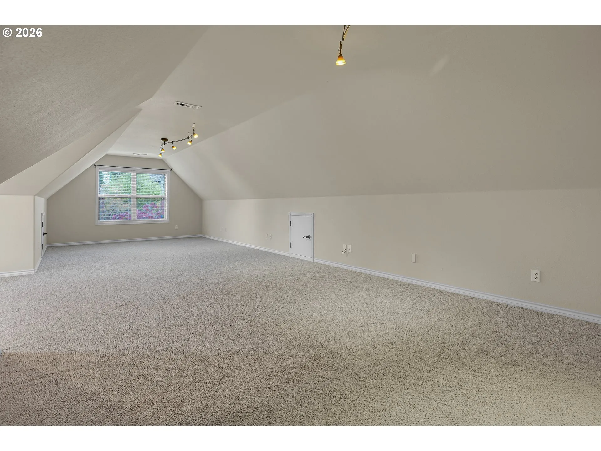 Bonus Room-Upper