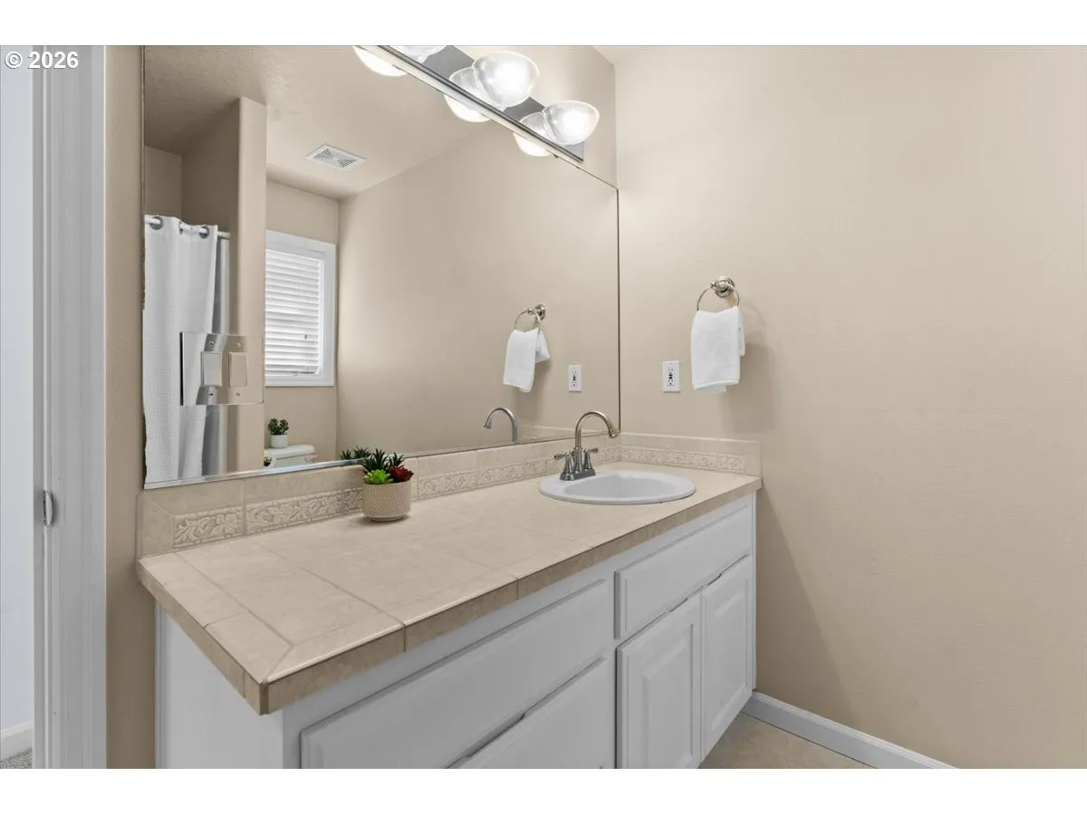 Bathroom-Upper