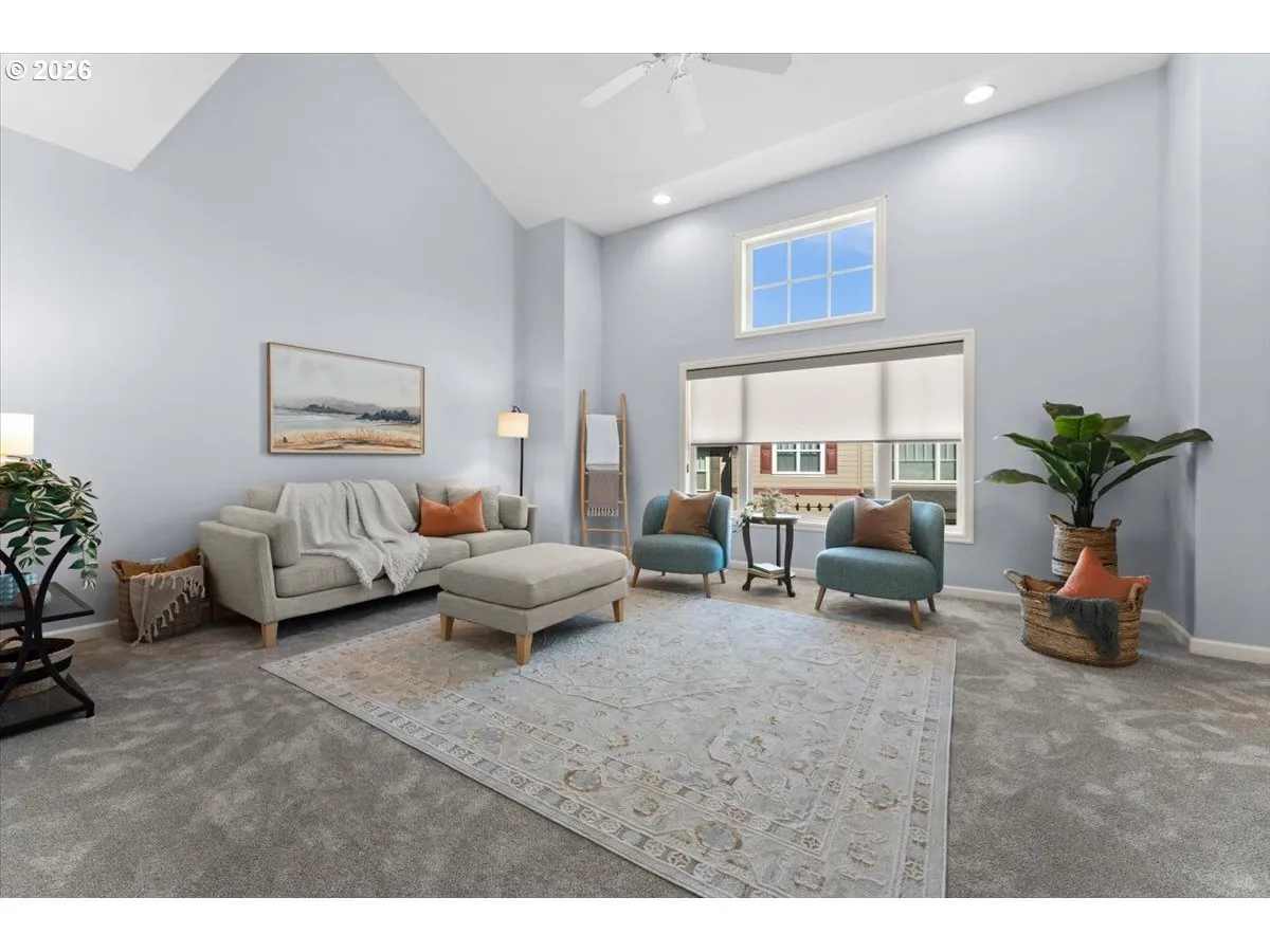 Living Room-Vaulted Ceilings