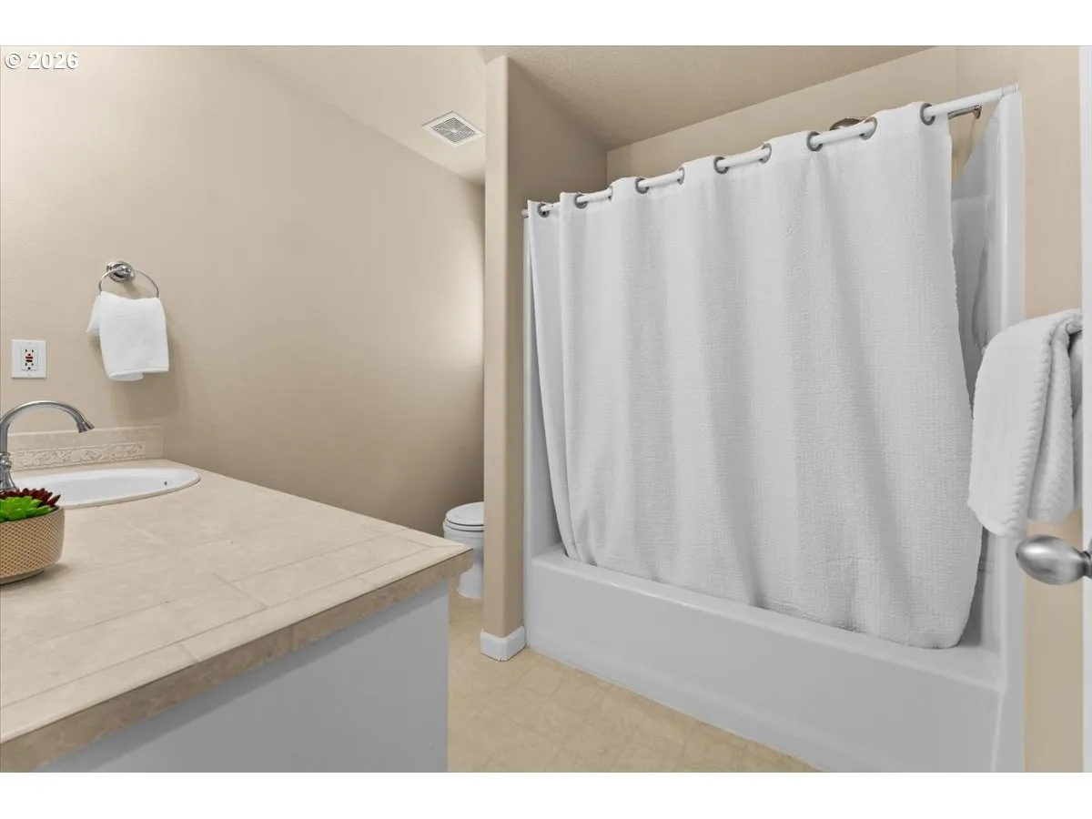 Bathroom-Upper