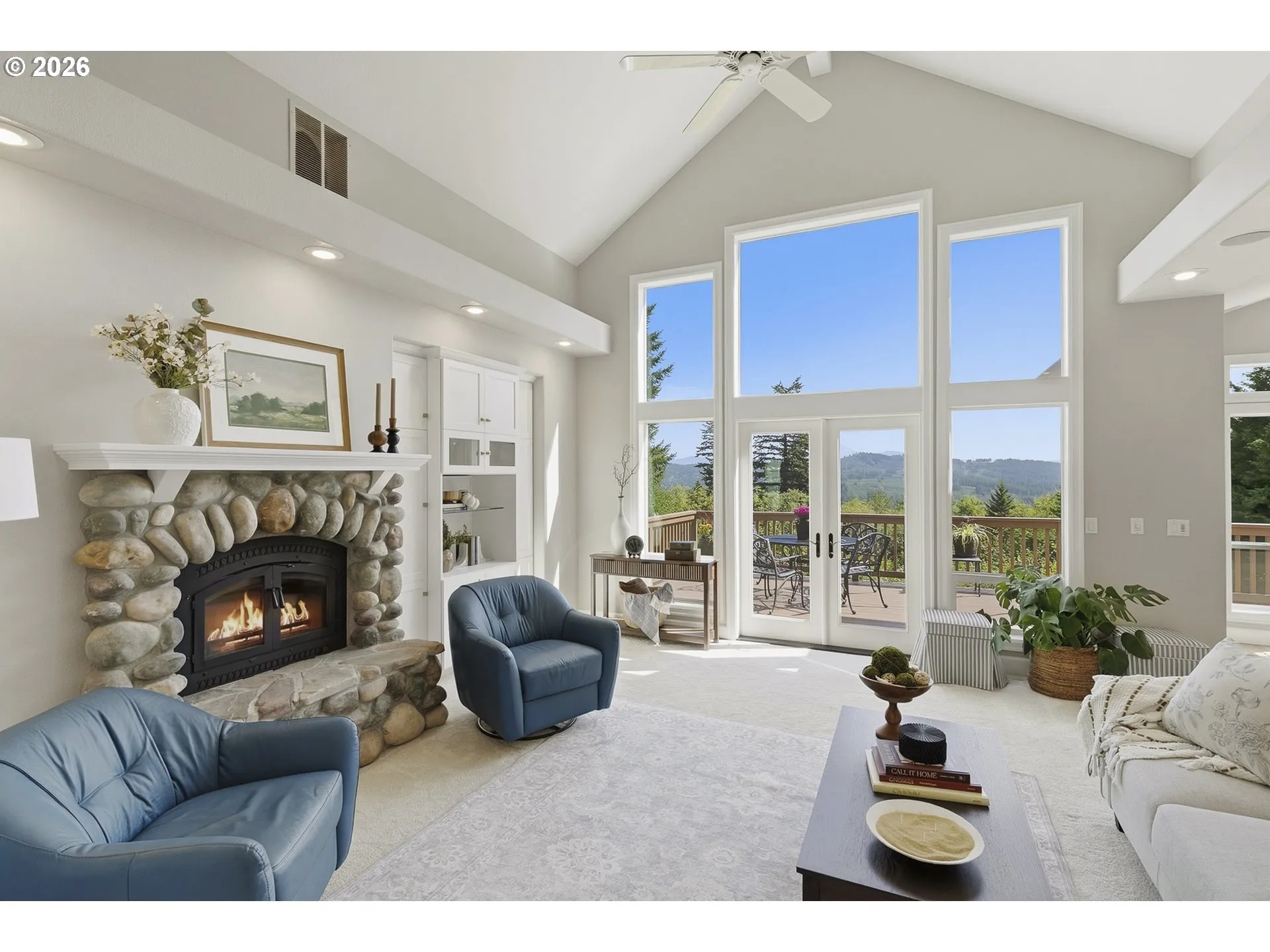 Living Room-Fireplace