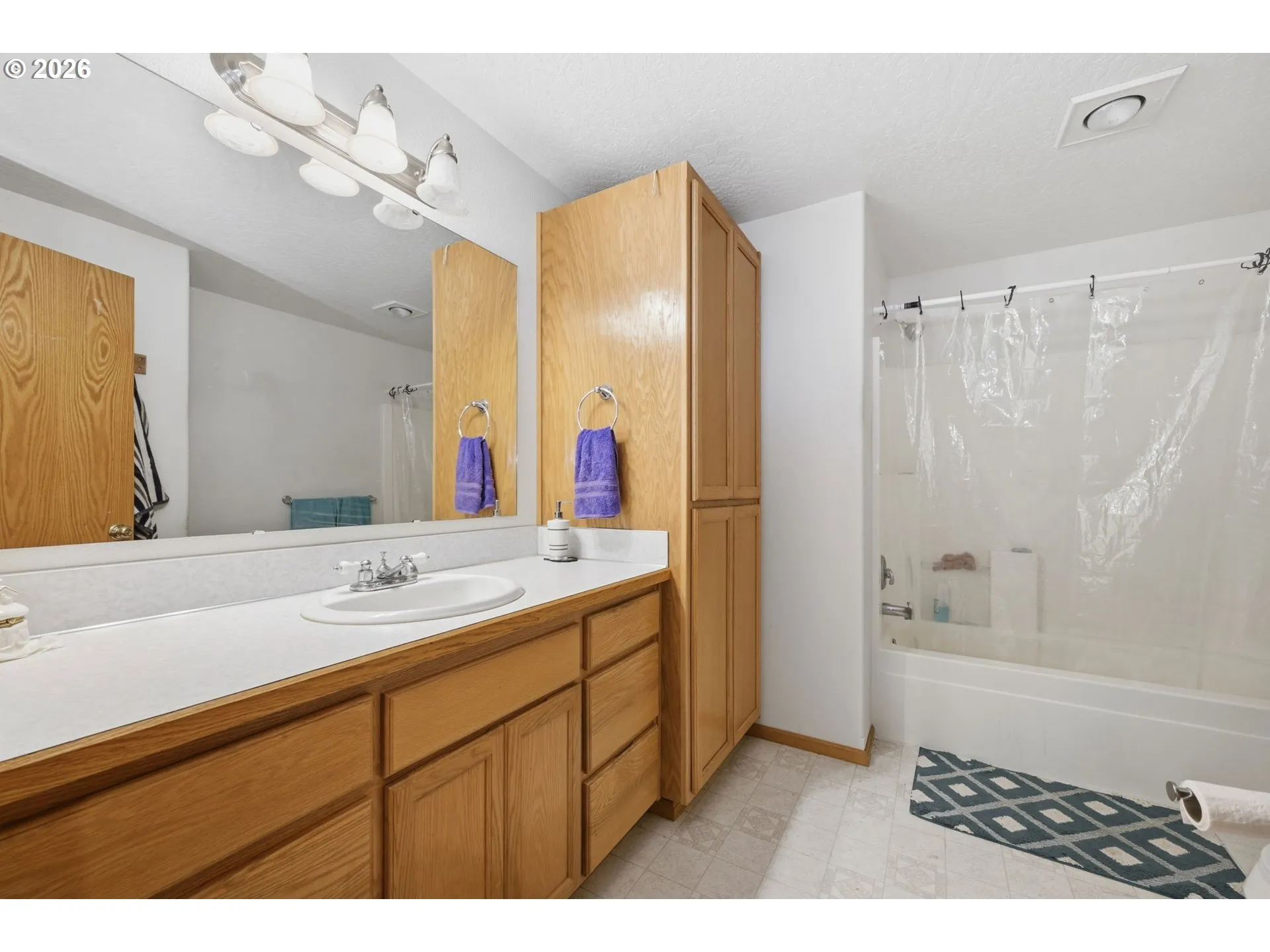 Bathroom-Hall