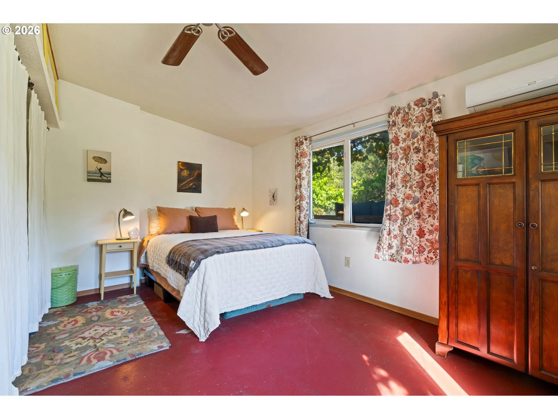 Bedroom, Primary