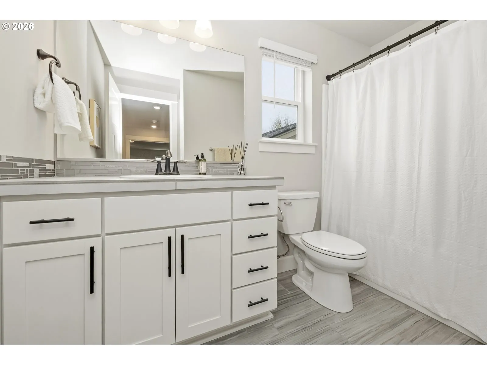 Bathroom-Upper