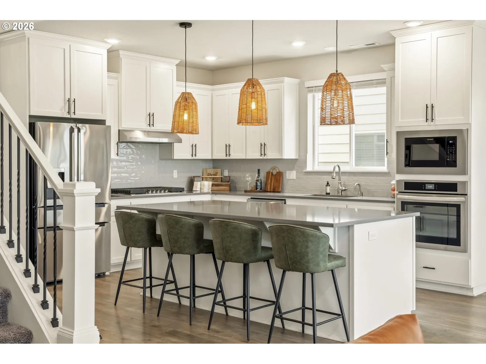 Kitchen-Breakfast Bar