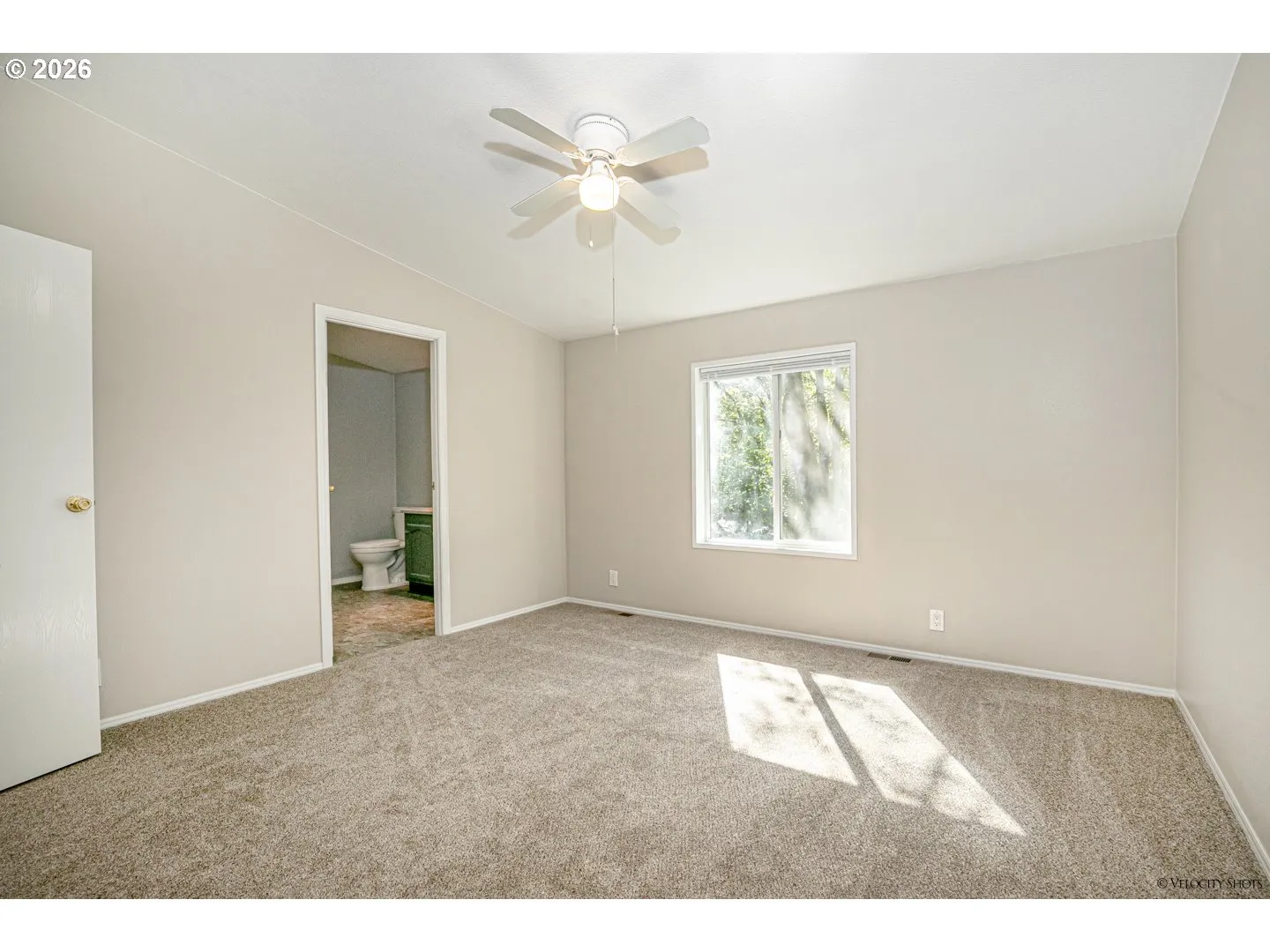 Bedroom, Primary