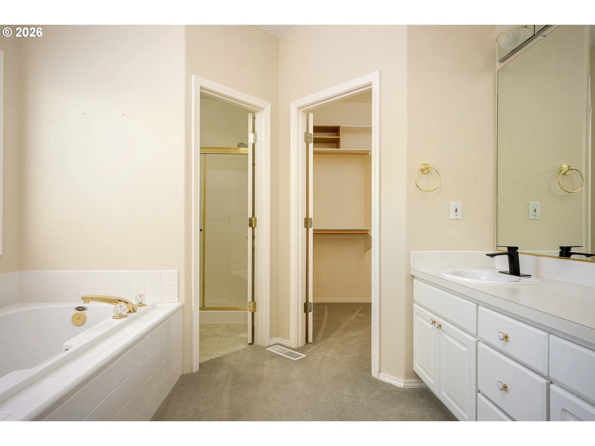 Bathroom, Attached-Walk in Shower