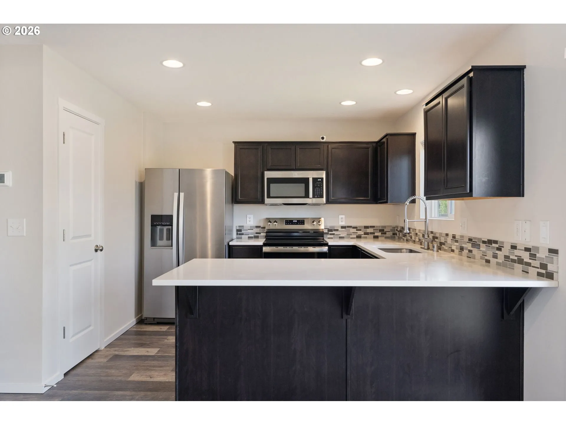 Kitchen-Eating Area