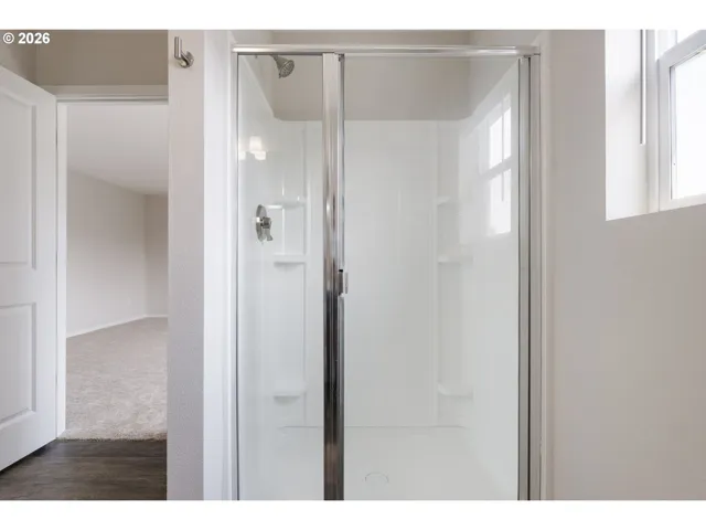 Bathroom-Walk in Shower