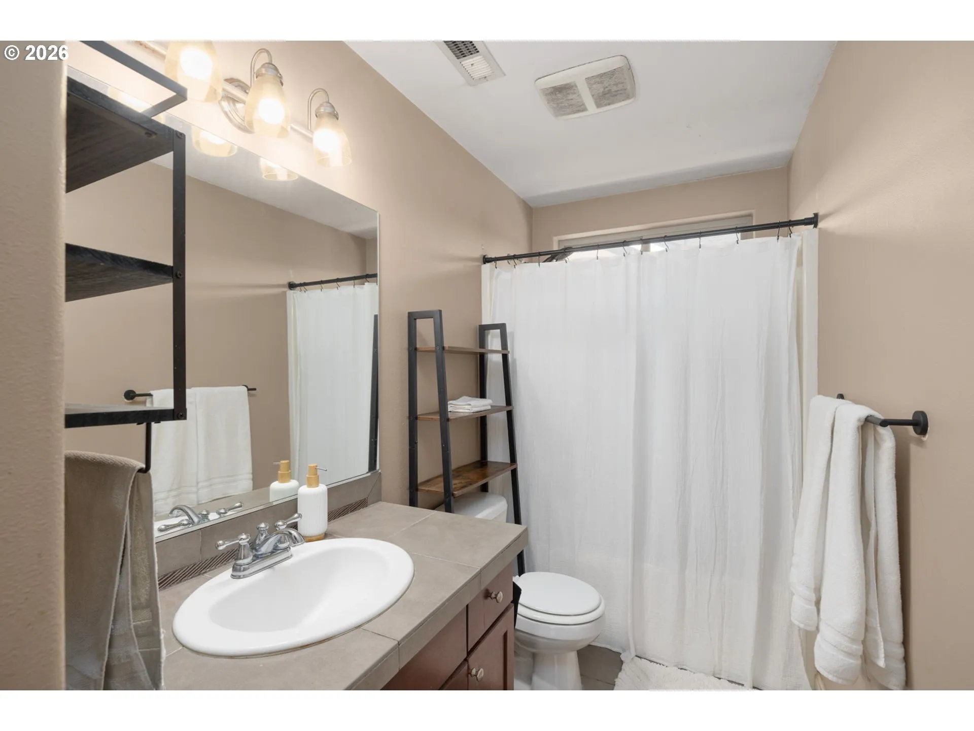 Bathroom-Upper