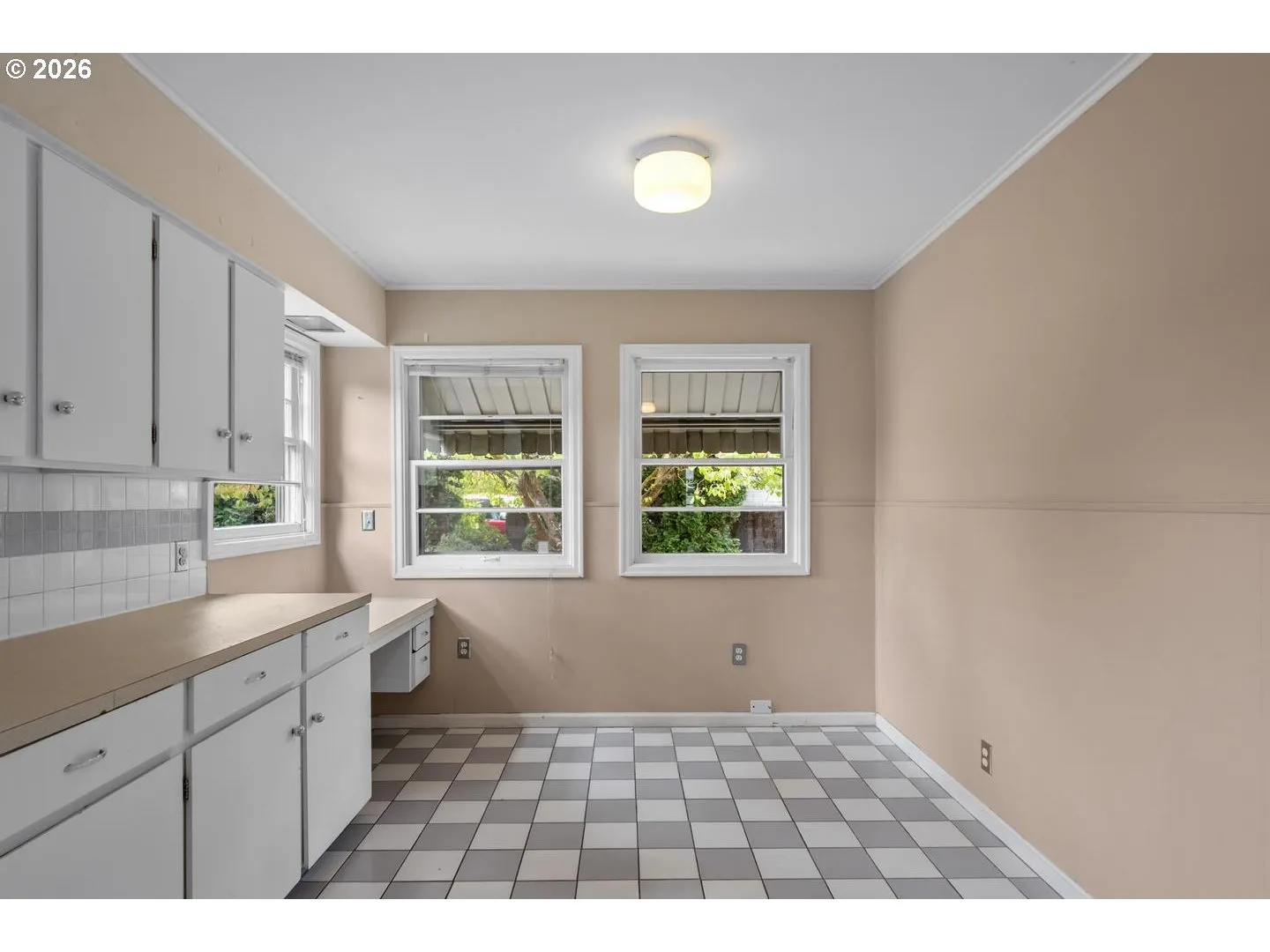 Kitchen-Eating Area