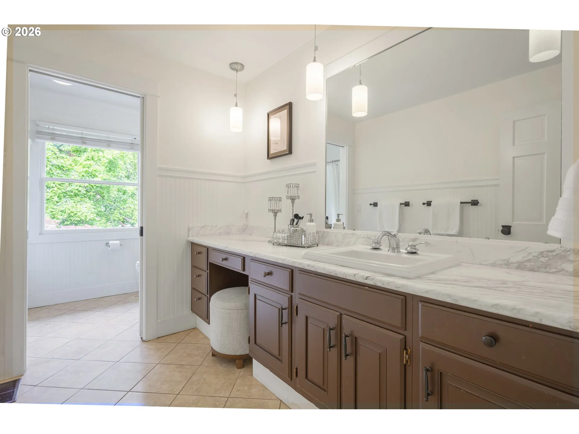Bathroom-Upper