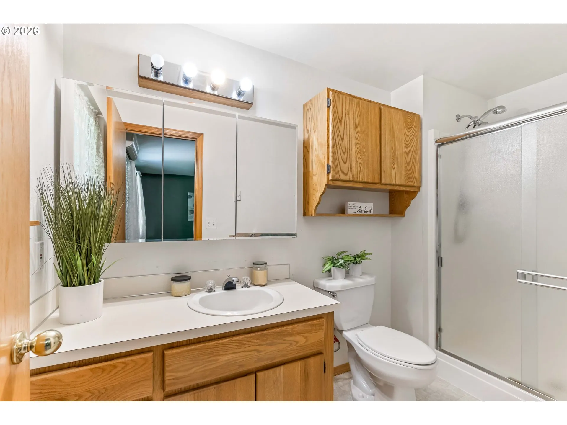 Bathroom, Attached