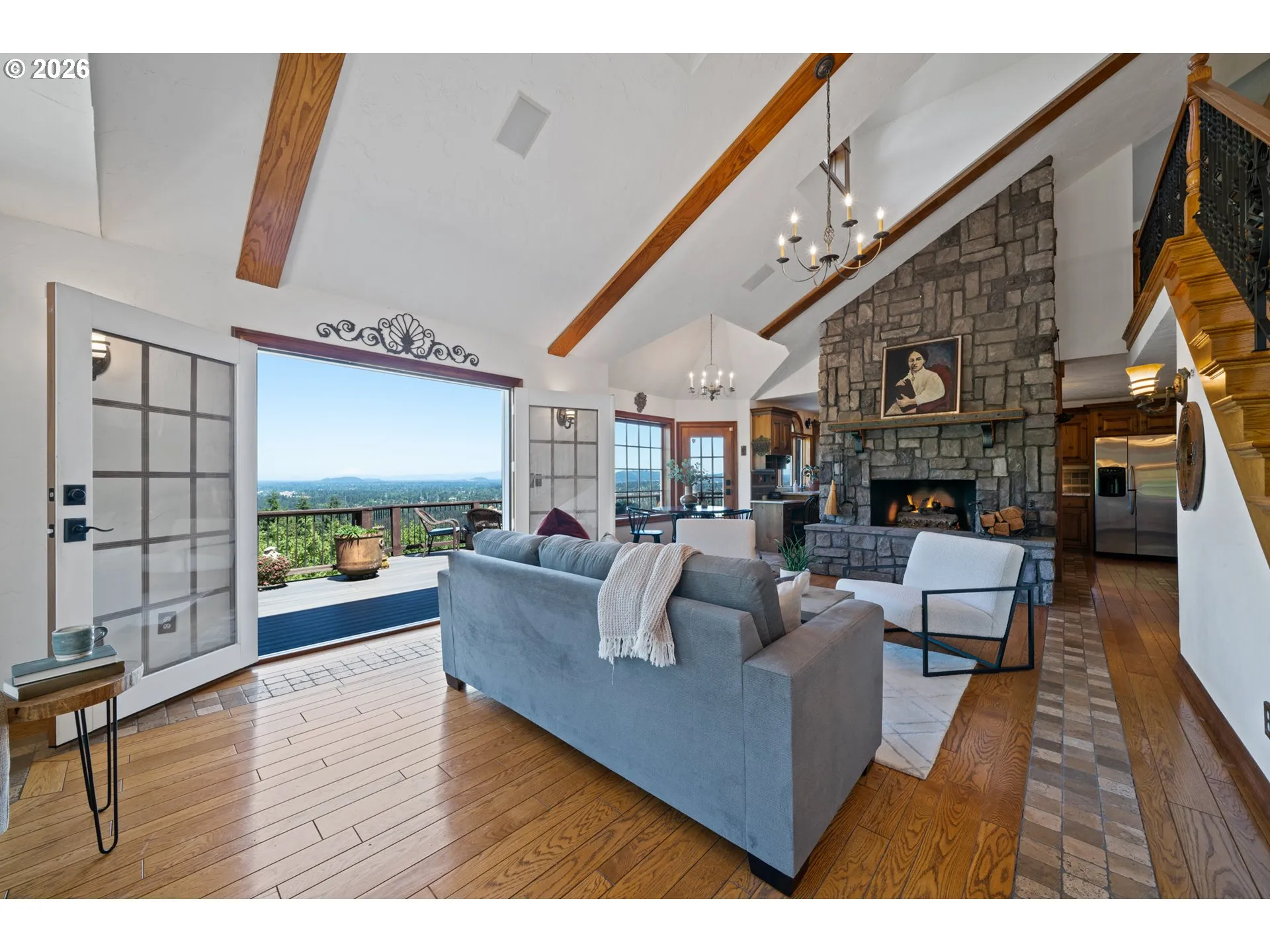 Living Room-Vaulted Ceilings