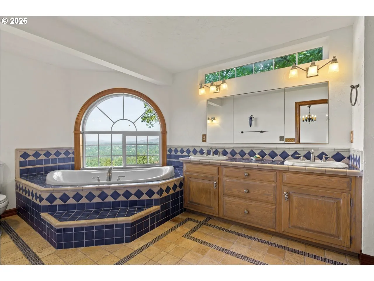 Bathroom, Attached-Garden Tub