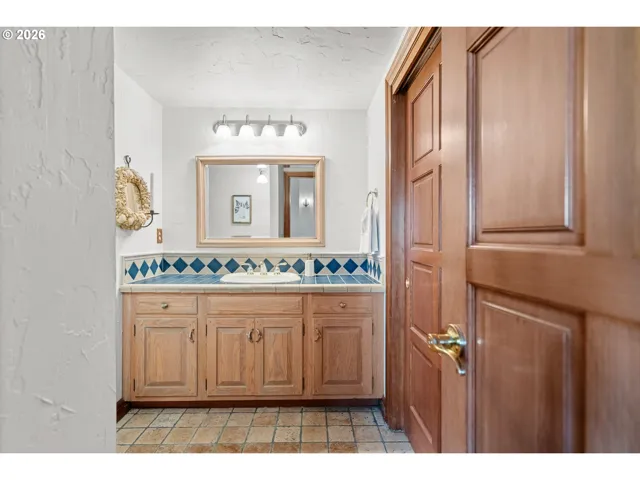 Bathroom-Lower