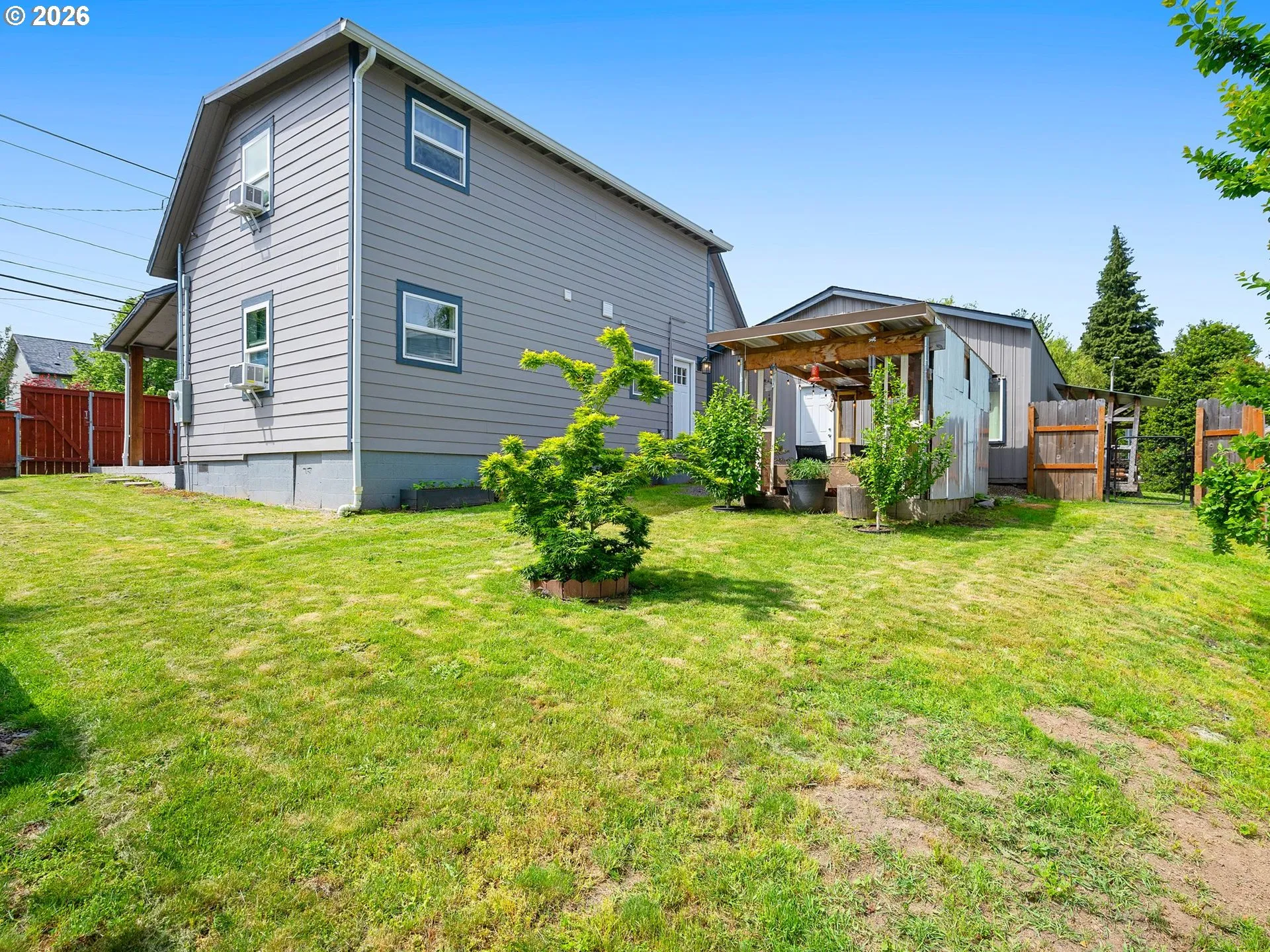 Yard-Back