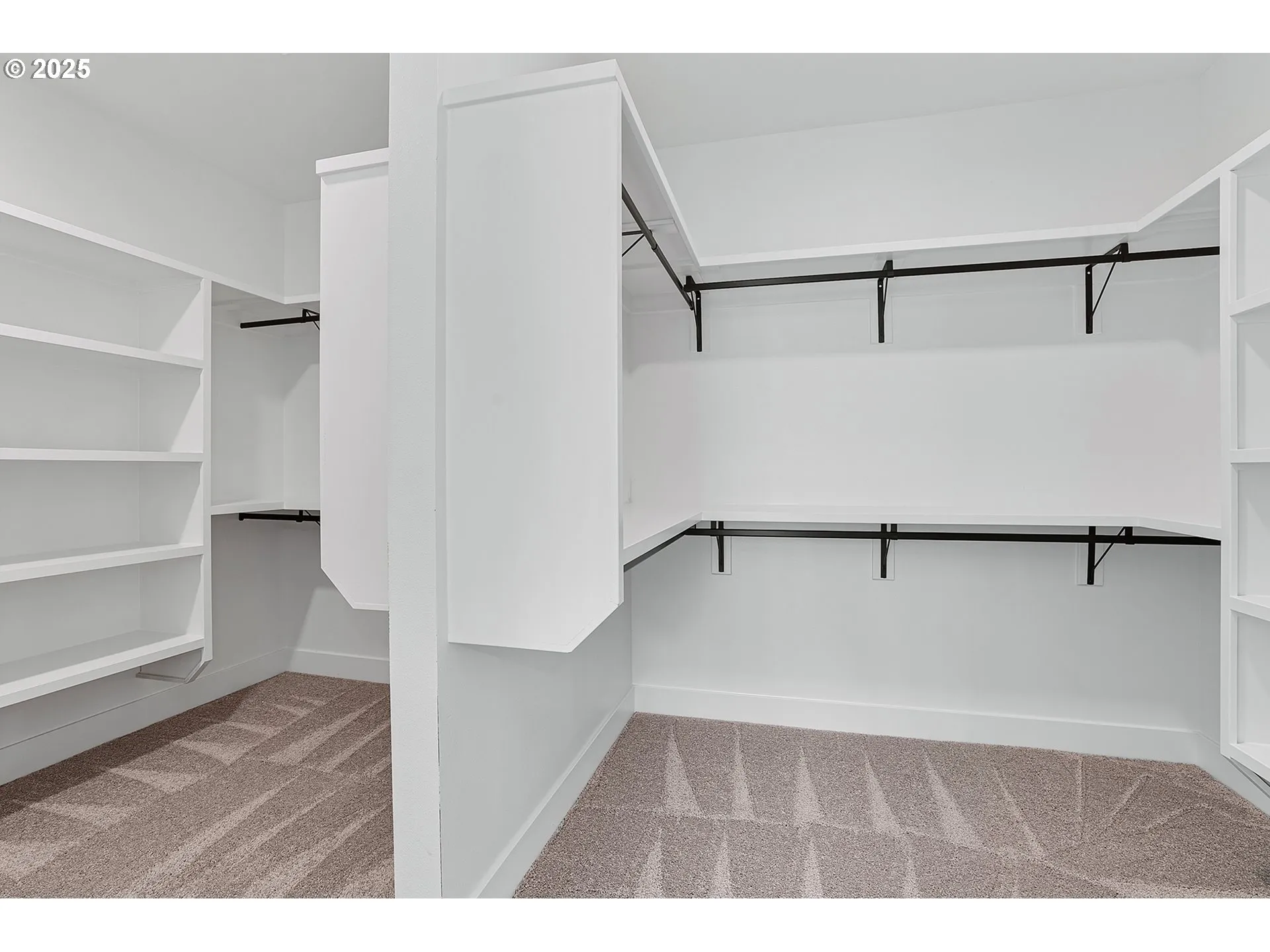 Bedroom, Owner's Suite-Walk-In Closet