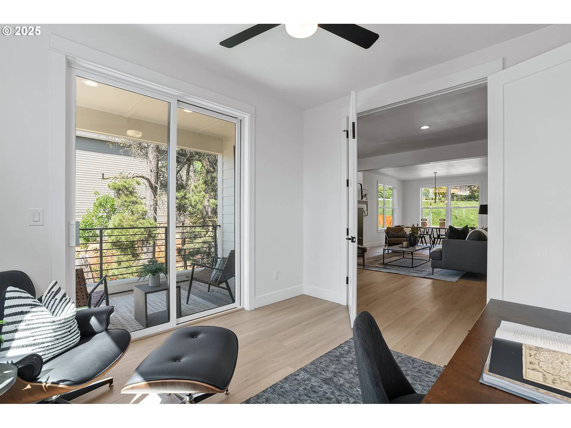 Den/Office-Ceiling Fan