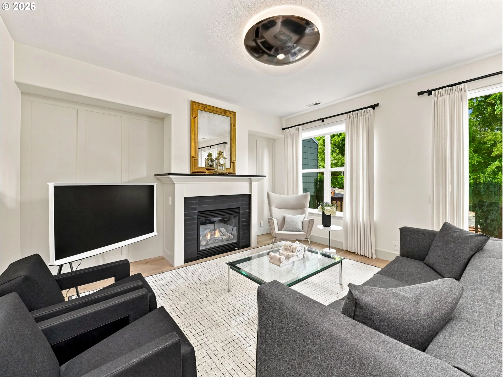 Living Room-Fireplace
