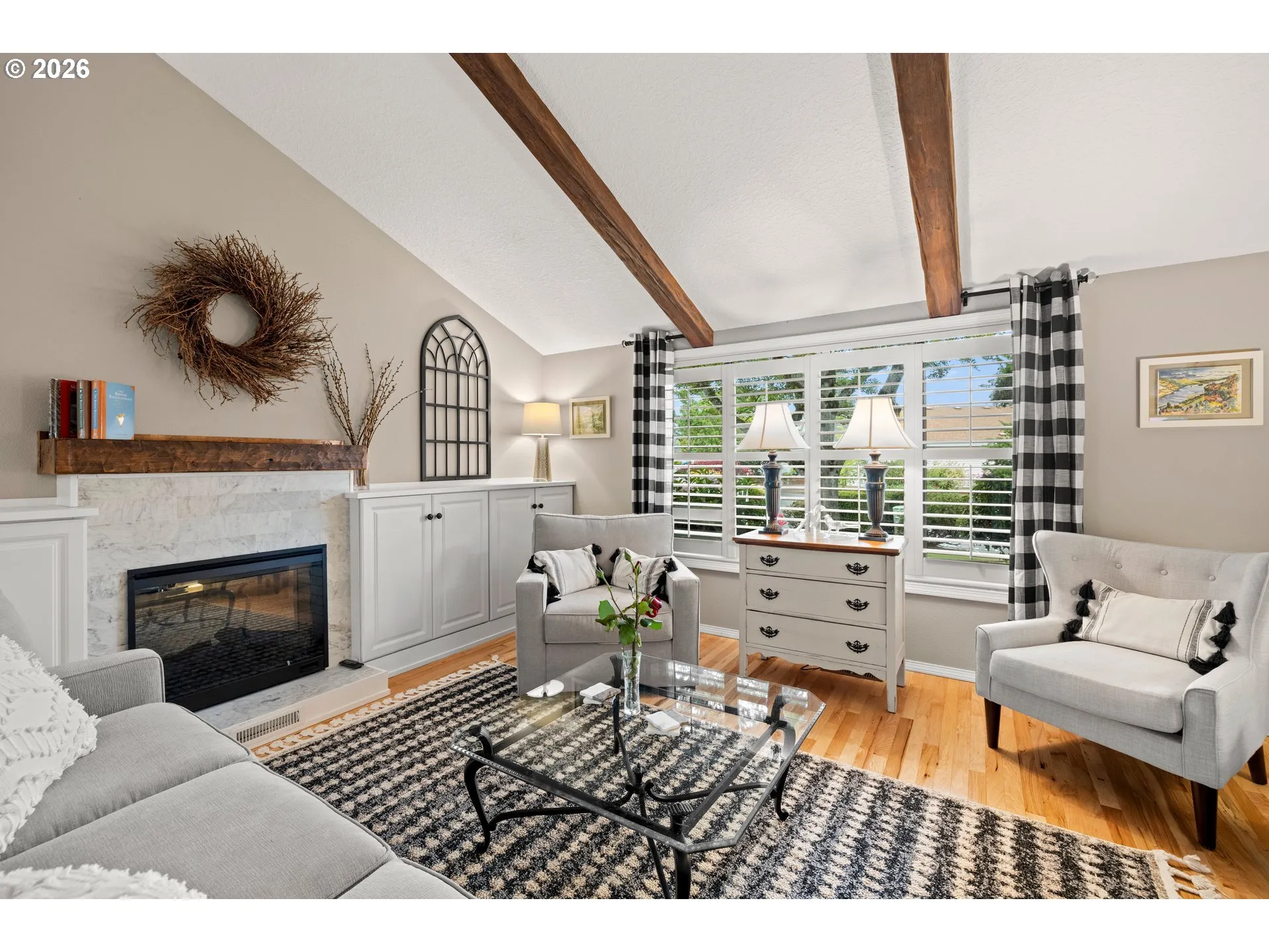Living Room-Fireplace
