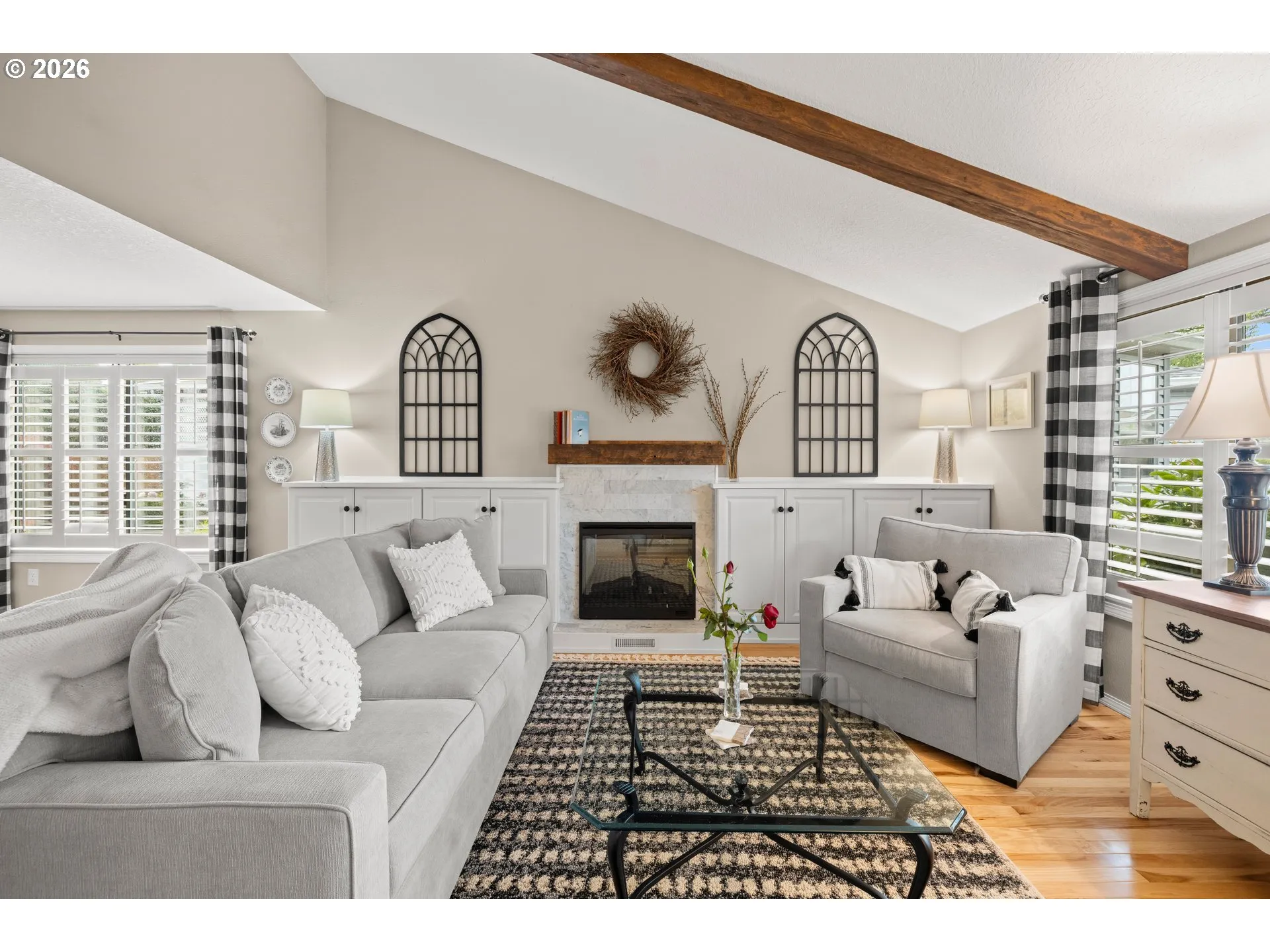 Living Room-Vaulted Ceilings