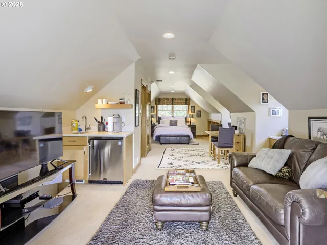 Guest Quarters