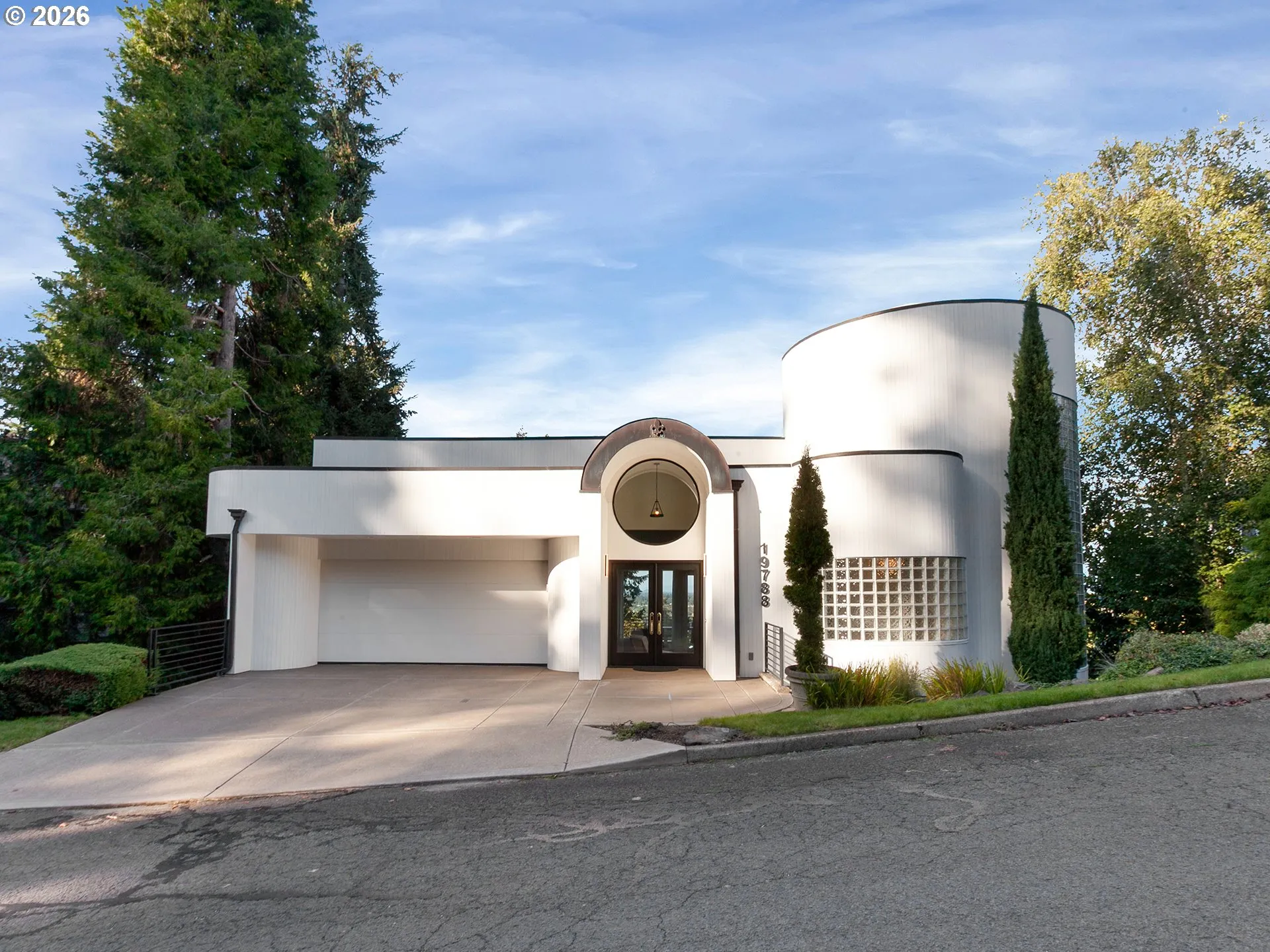 Exterior-Main