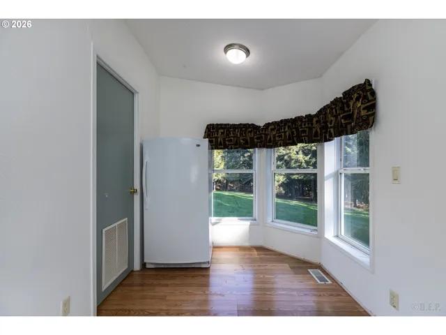 Kitchen/Nook-Eating Area