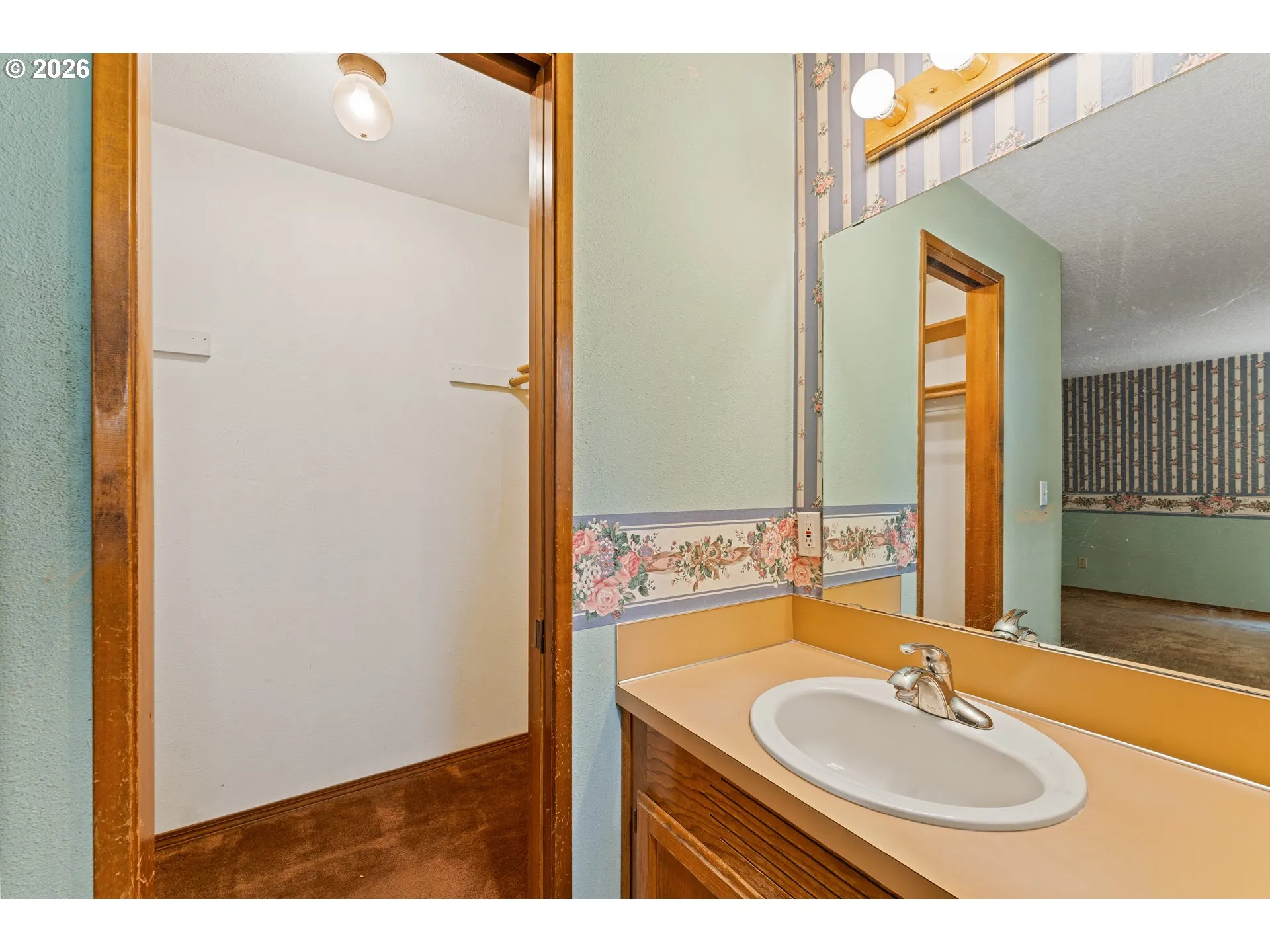 Bathroom, Attached