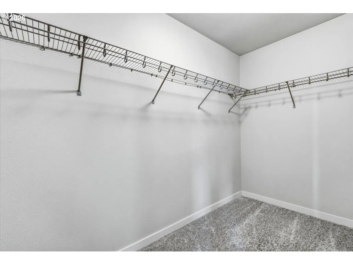 Bathroom, Attached-Walk-In Closet