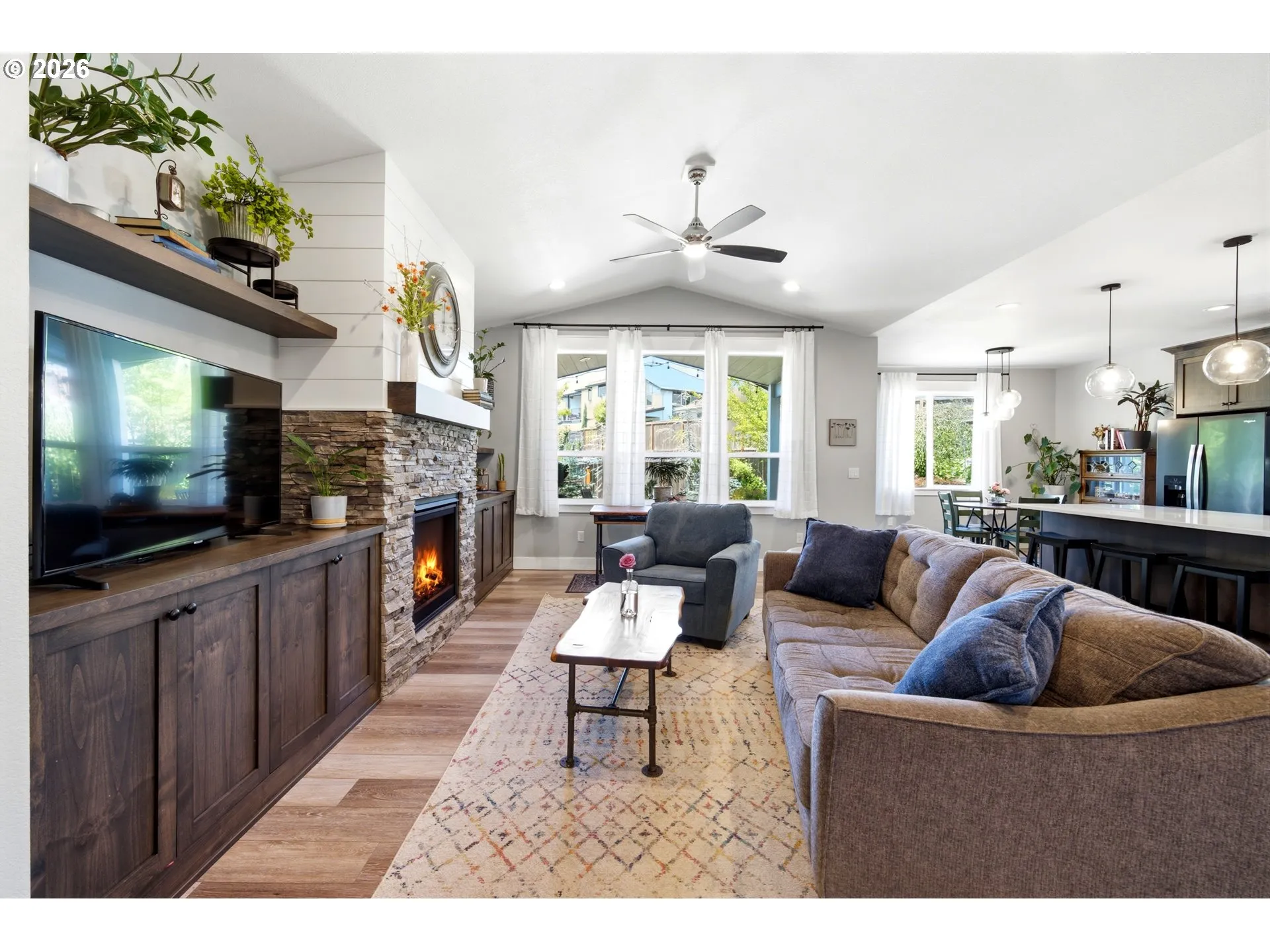 Living Room-Fireplace