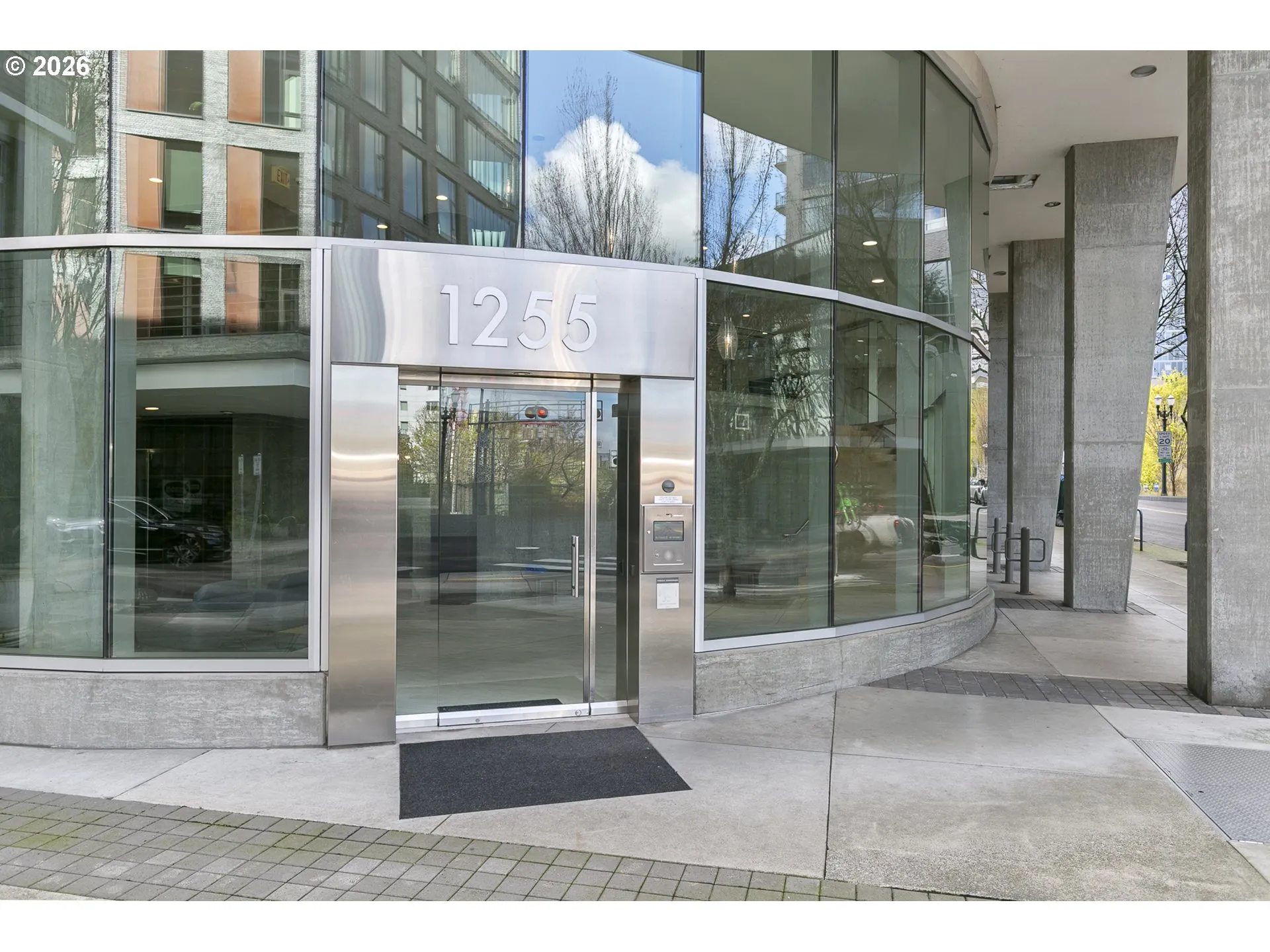 Entrance/Foyer