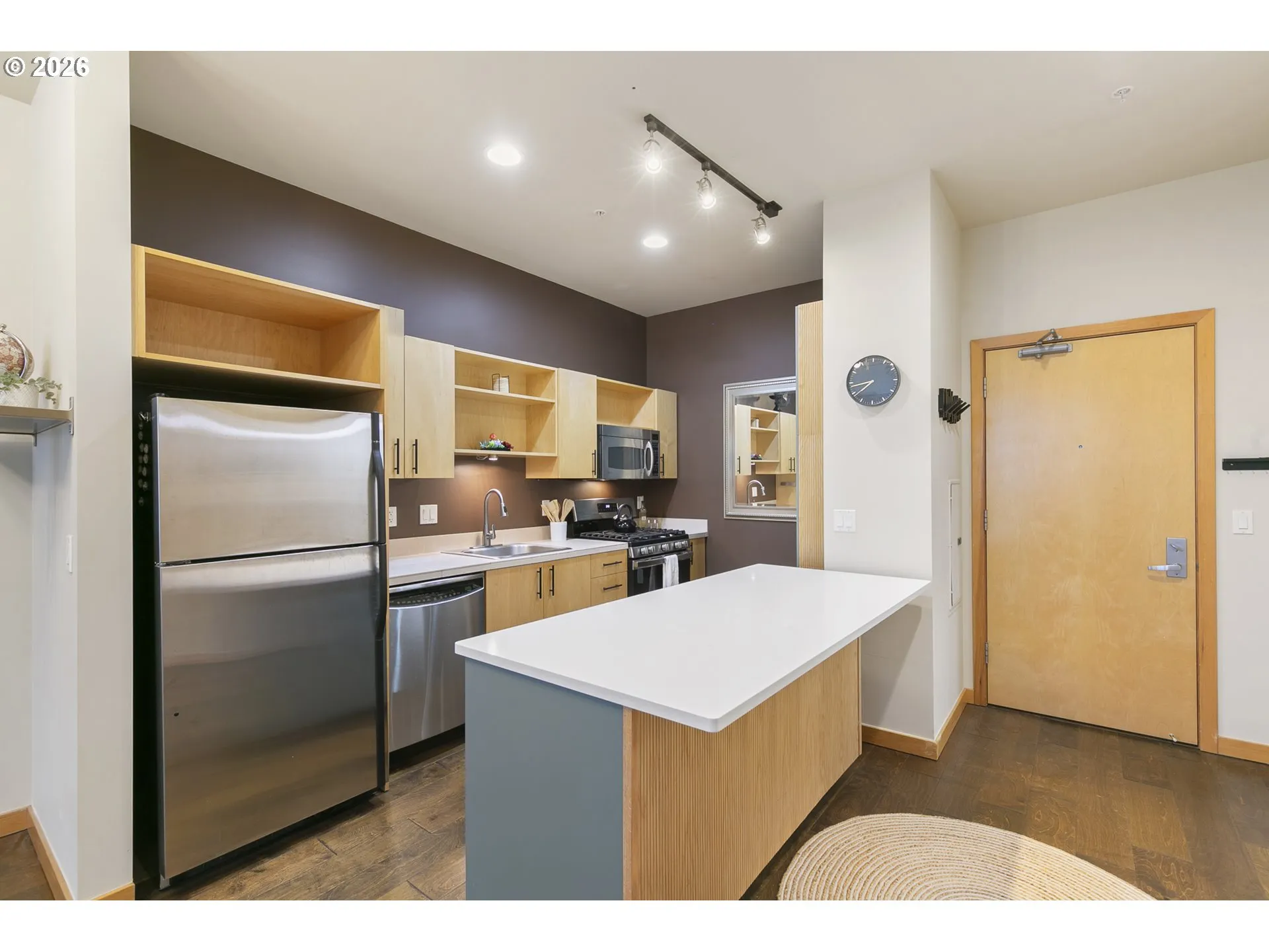 Kitchen-Breakfast Bar