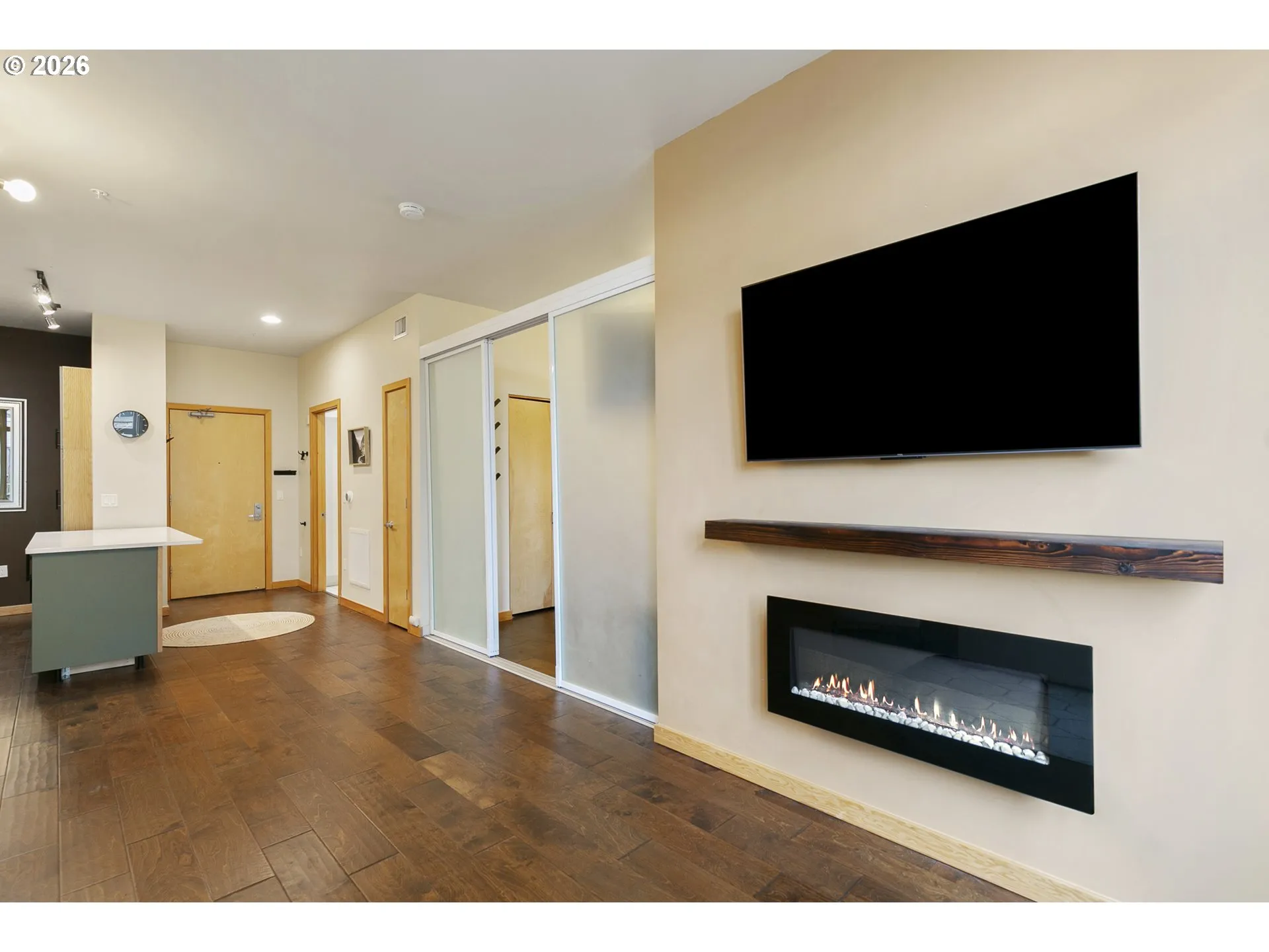 Living Room-Fireplace