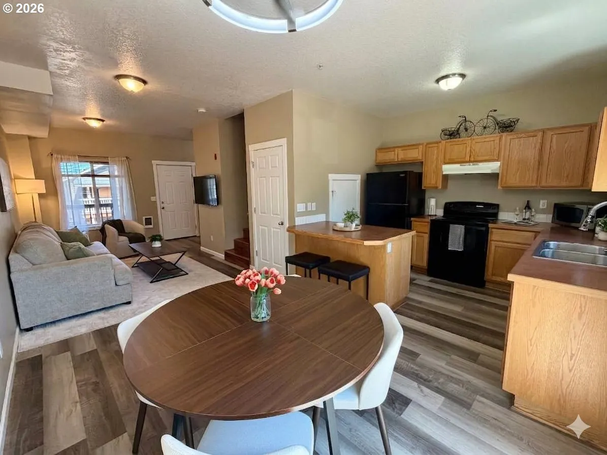 Living Room/Dining Room-Ceiling Fan
