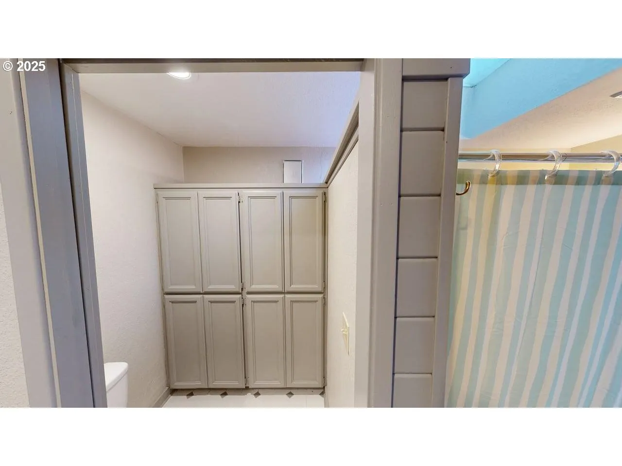 Bathroom, Attached